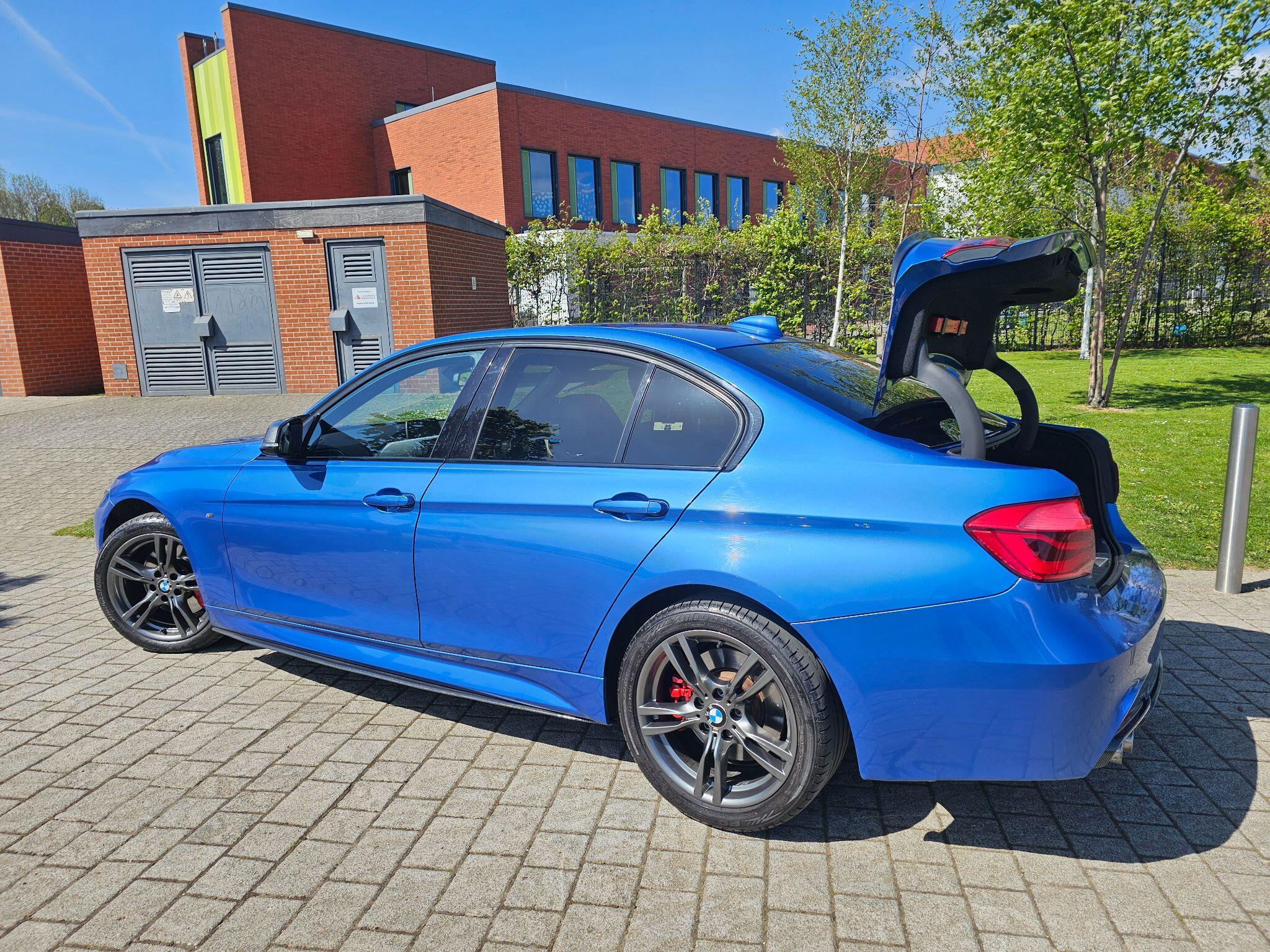 BMW 3 Series - Image 11