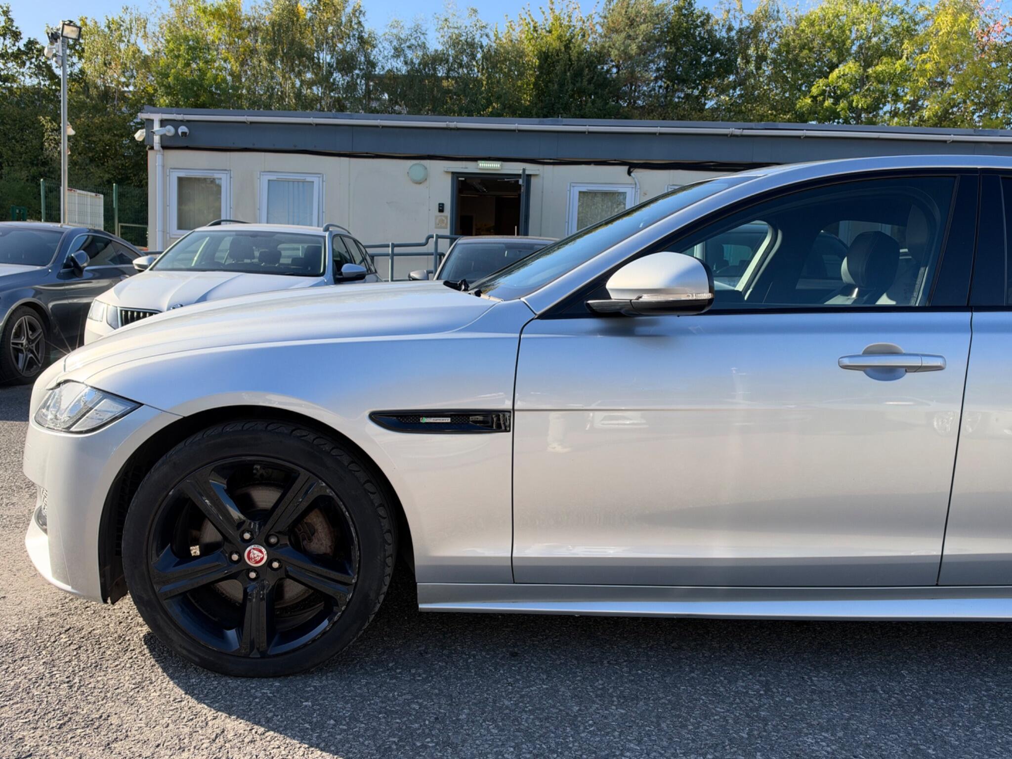 Jaguar XF - Image 8