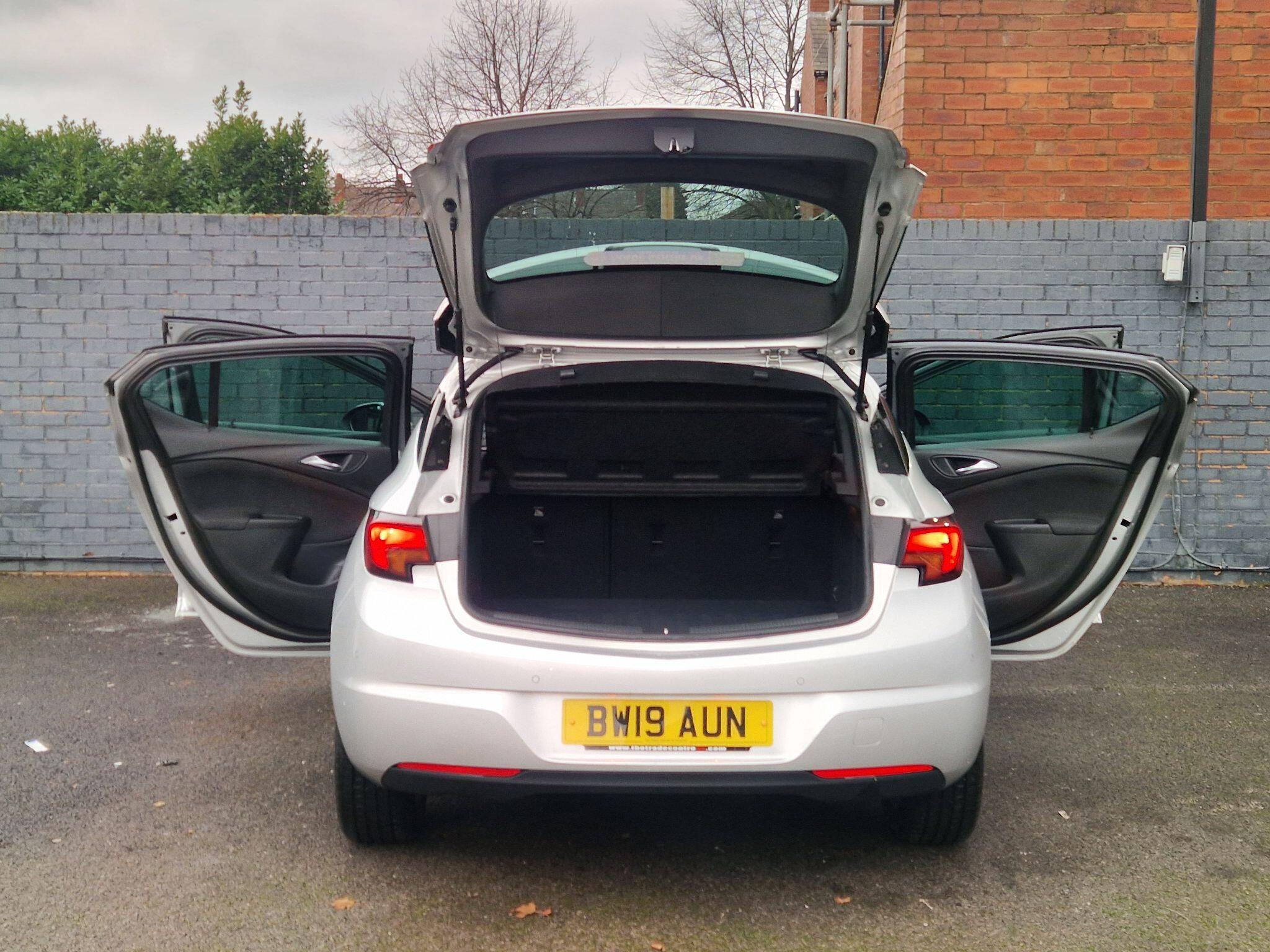 Vauxhall Astra - Image 19