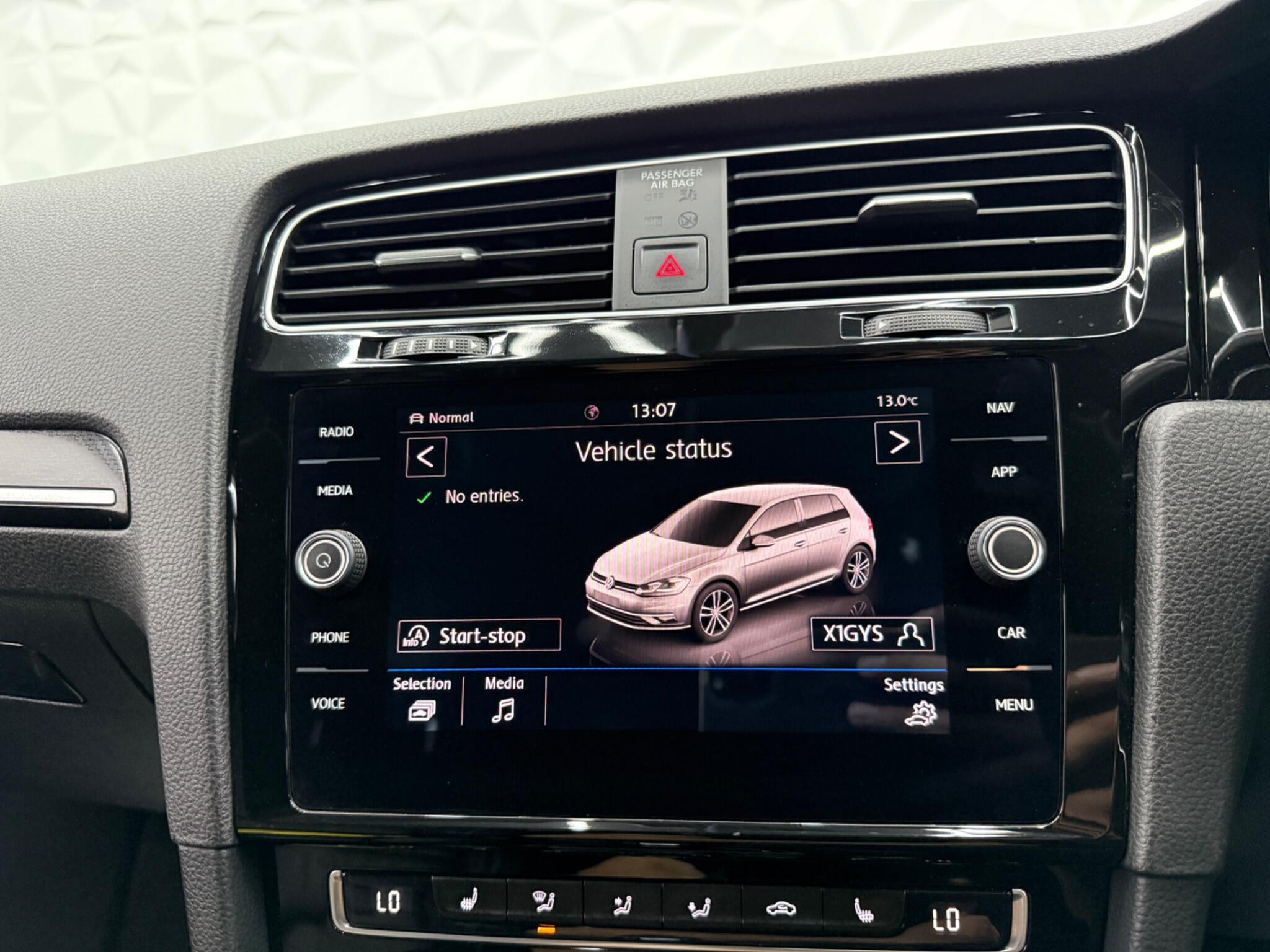 Volkswagen Golf - Image 40