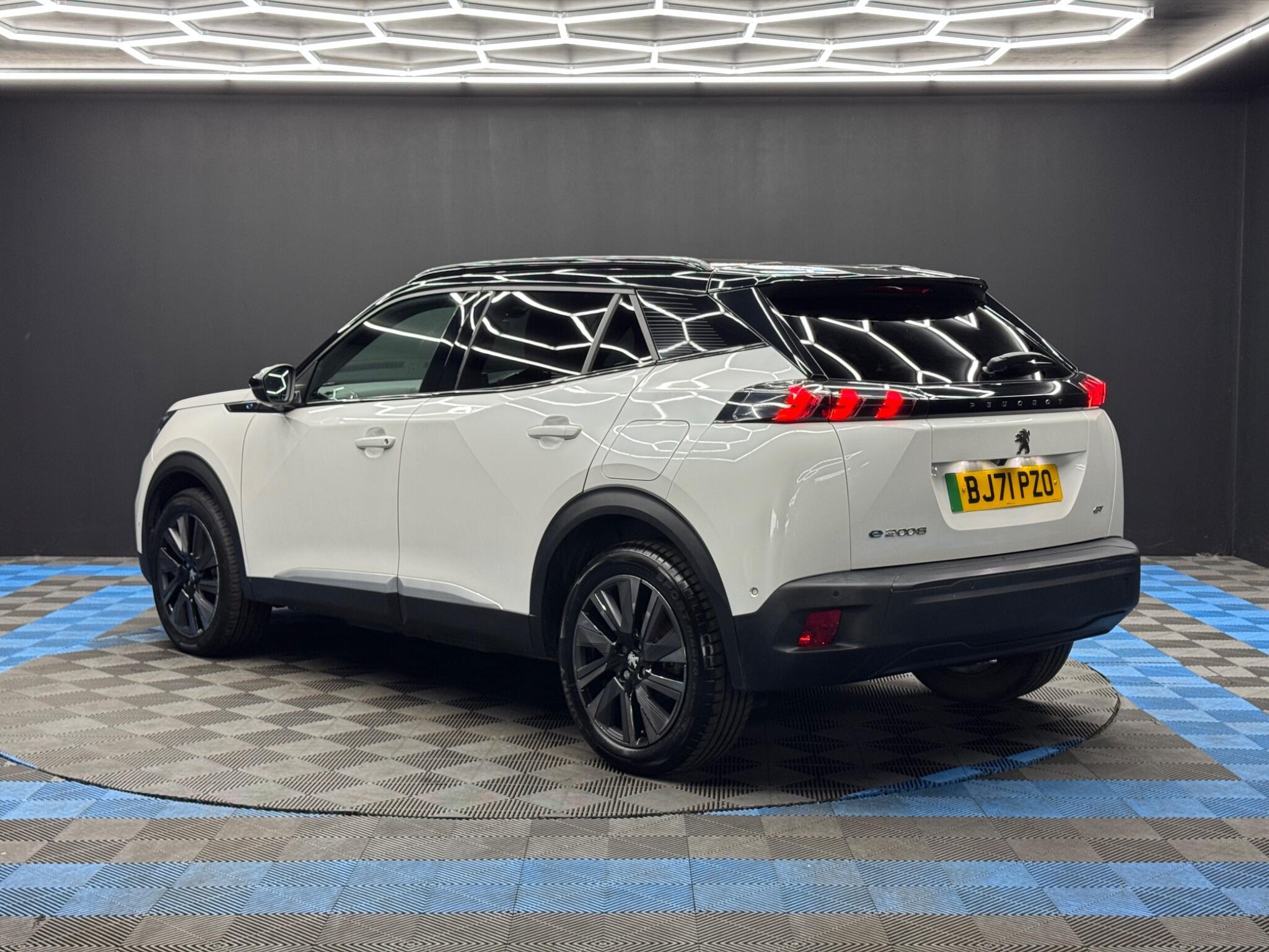Peugeot E-2008 - Image 7