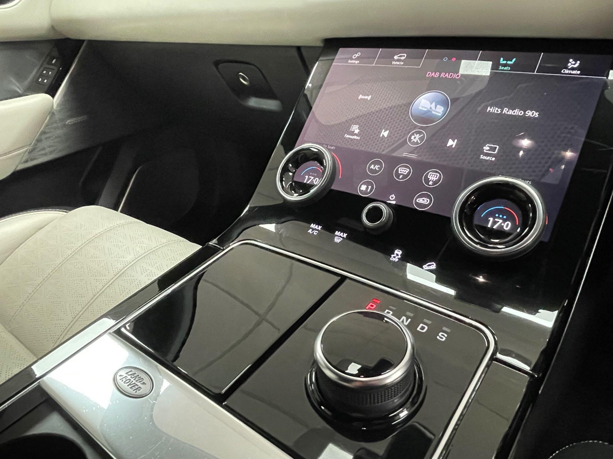 Land Rover Range Rover Velar - Image 53