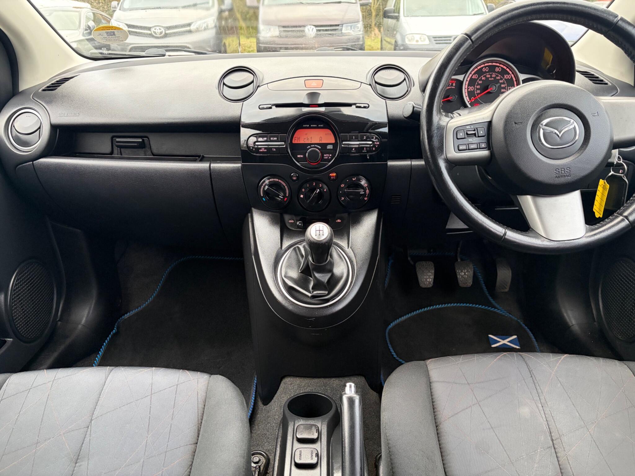 Mazda MAZDA2 - Image 16