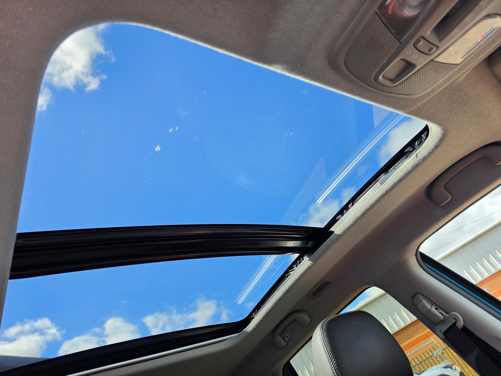 Suzuki Vitara - Image 19