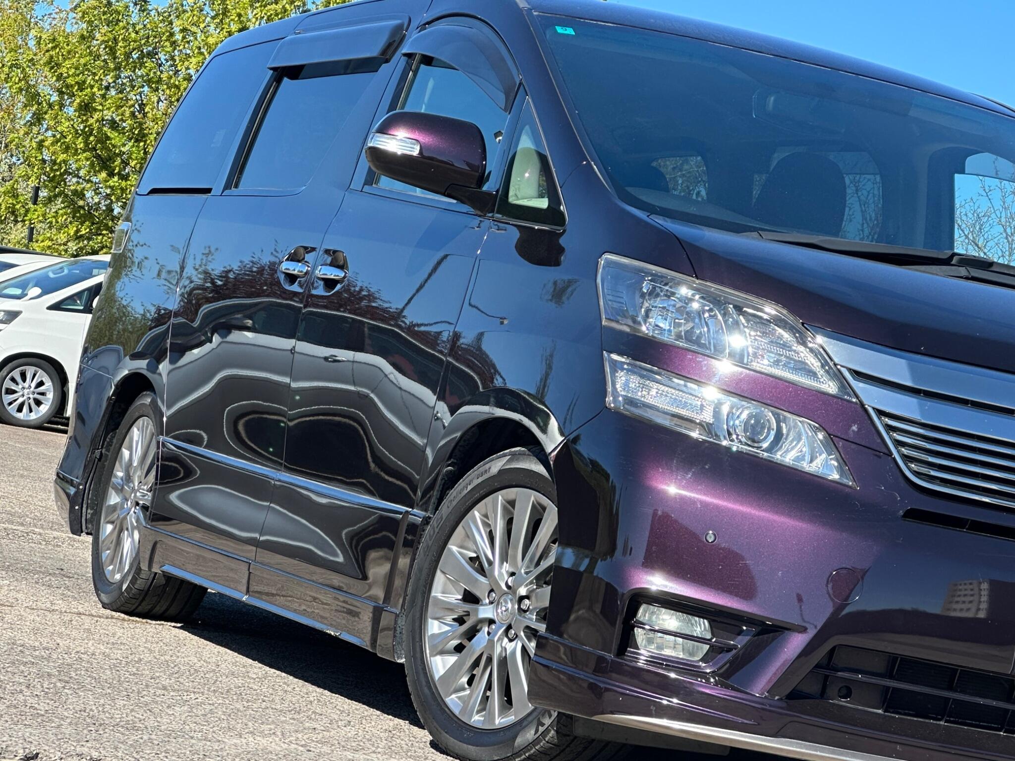 Toyota Vellfire - Image 21