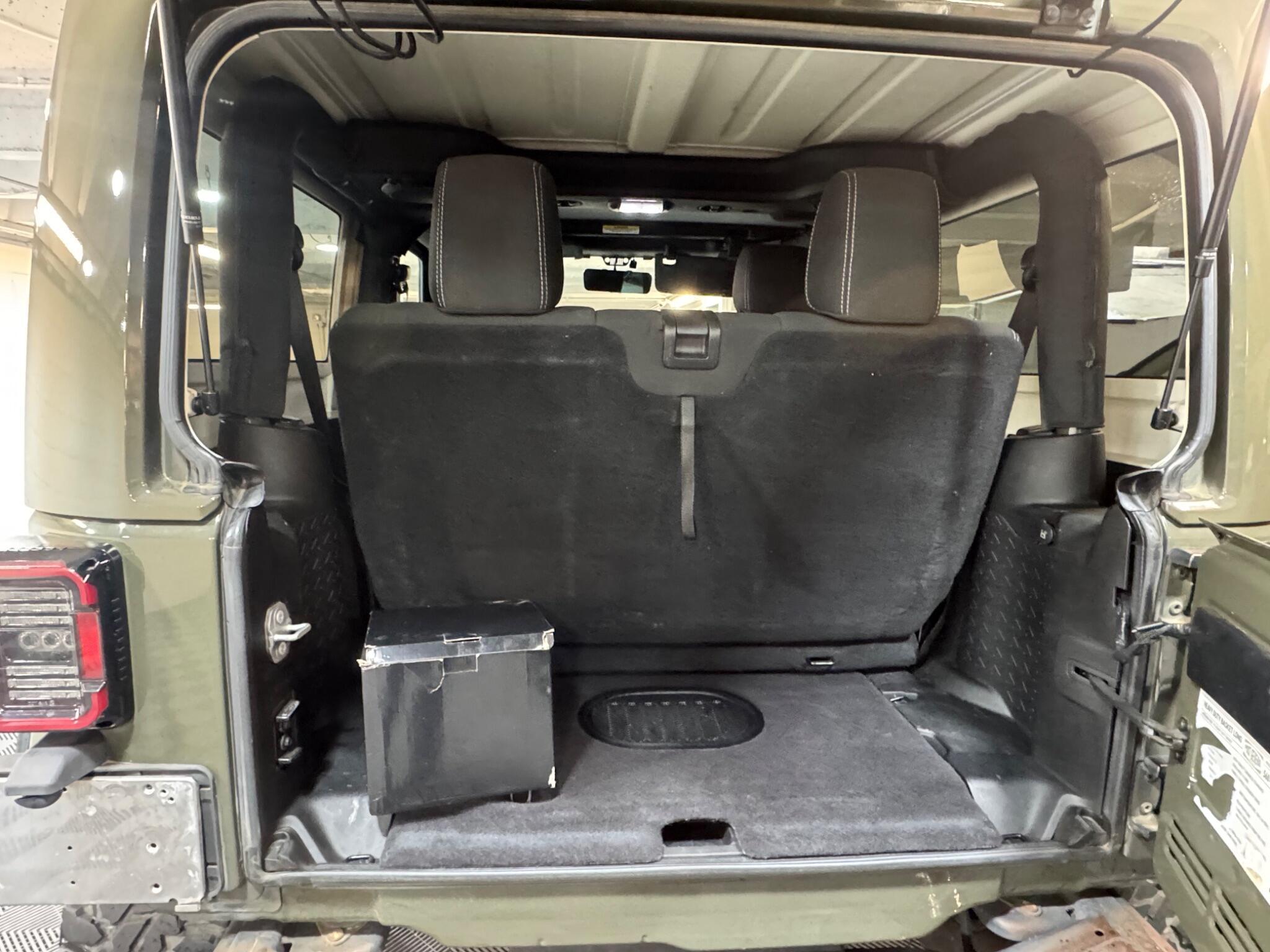 Jeep Wrangler - Image 17