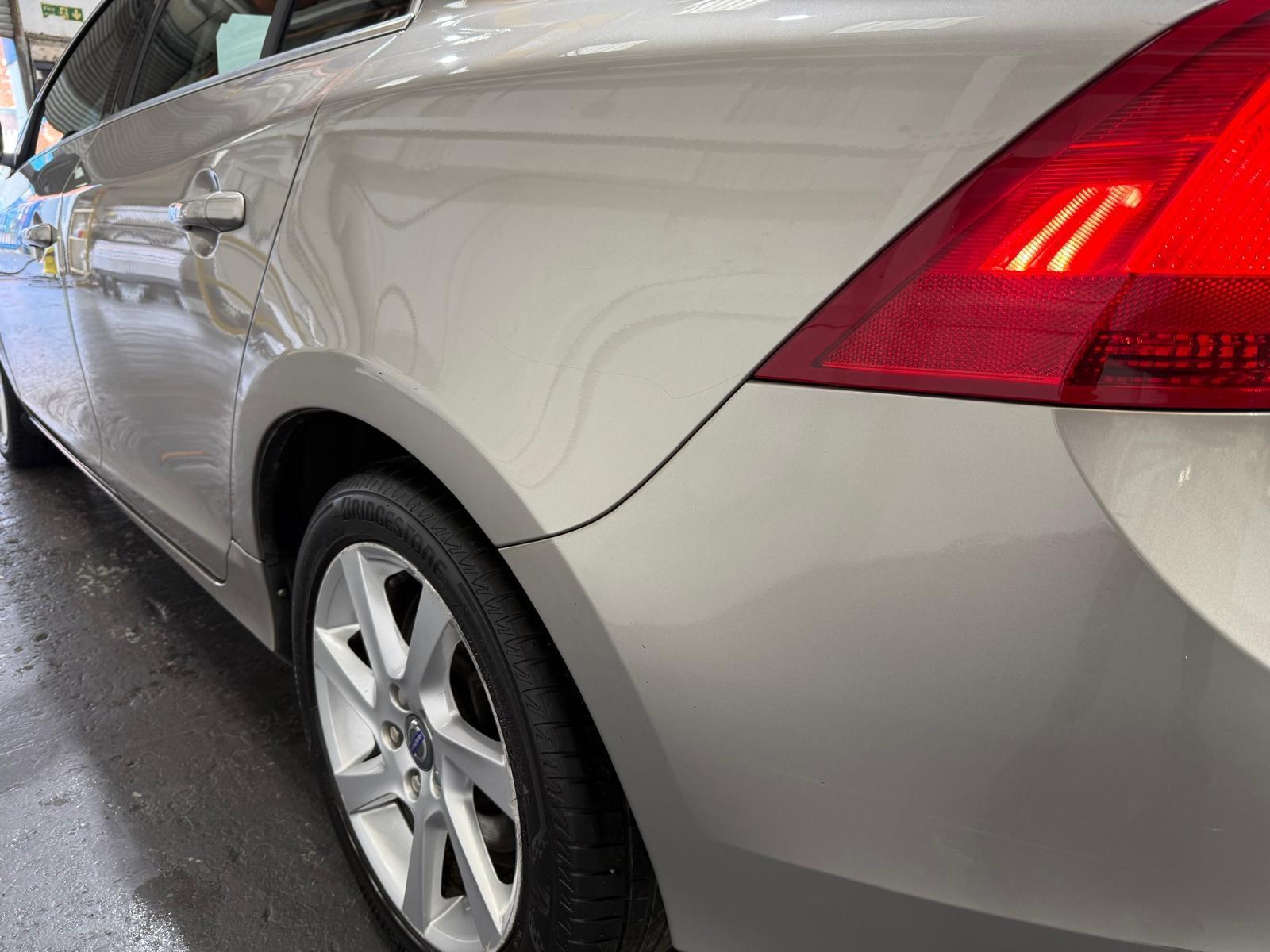 Volvo S60 - Image 21