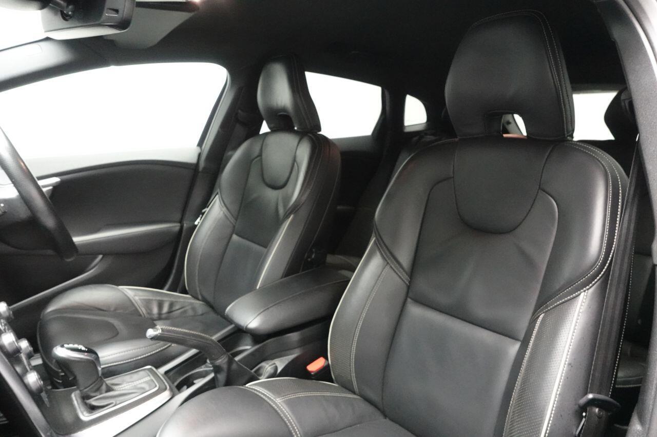 Volvo V40 - Image 37