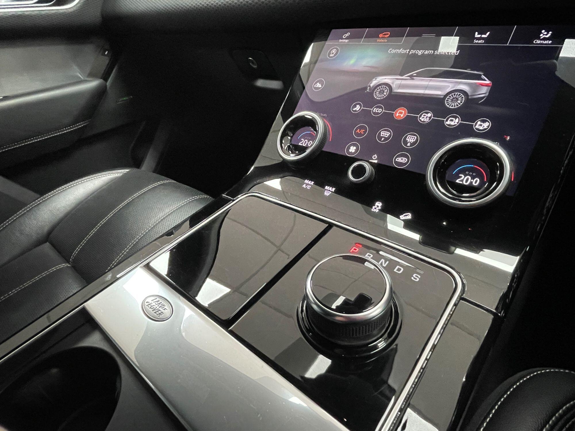 Land Rover Range Rover Velar - Image 52