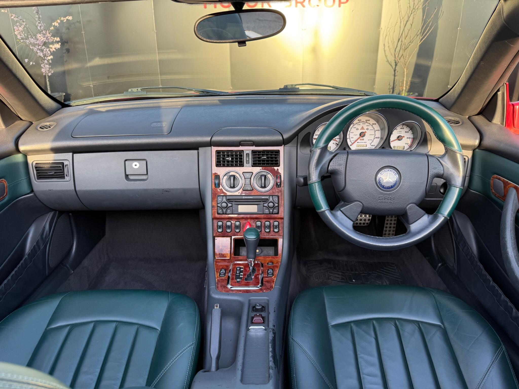 Mercedes SLK - Image 27