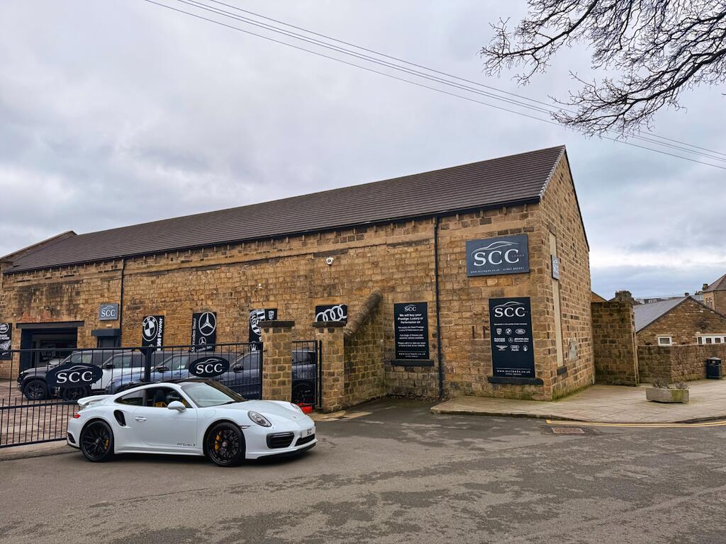 Porsche 911 - Image 24