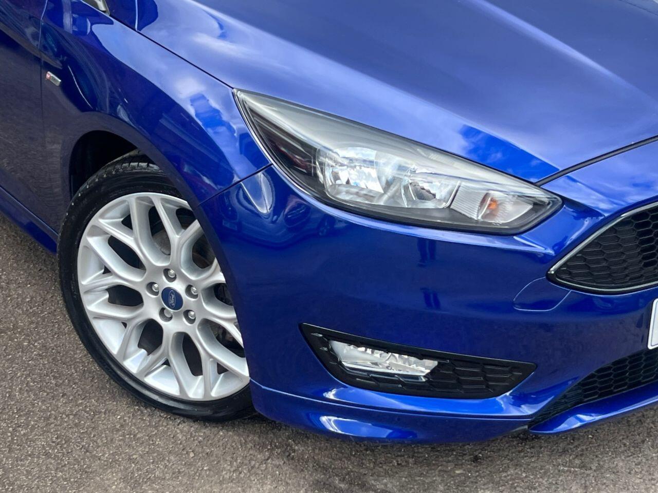 Ford Focus - Image 9