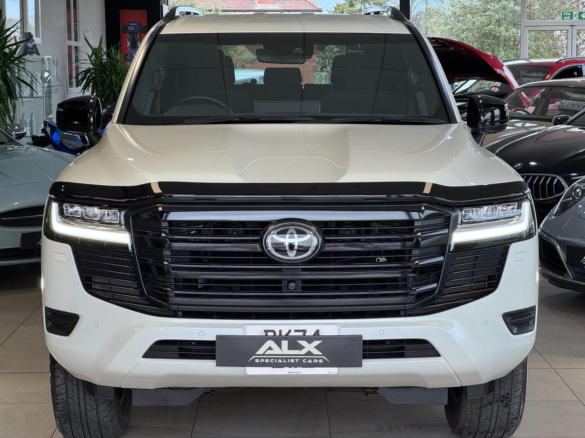 Toyota Land Cruiser - Image 10