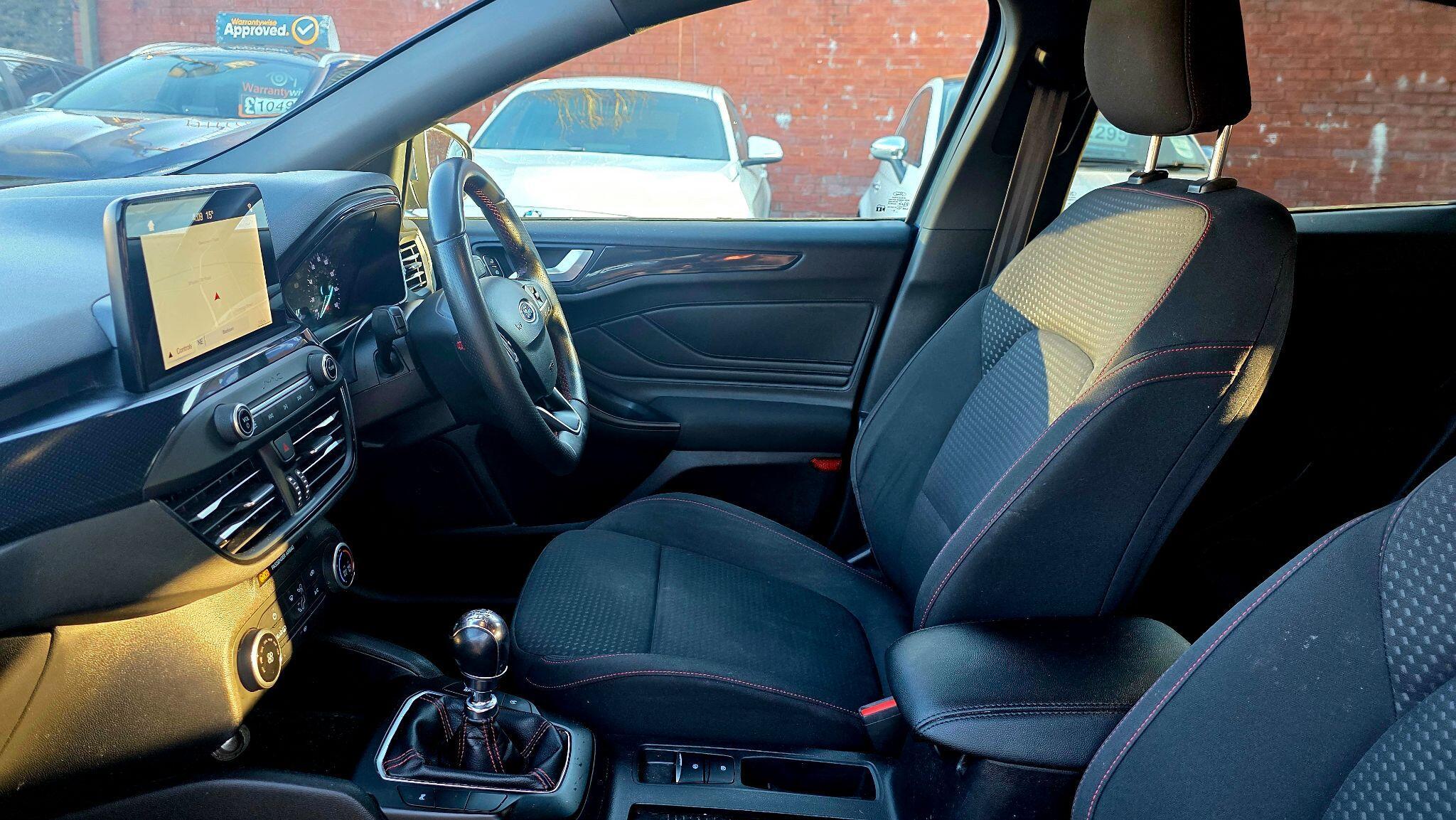 Ford Focus - Image 14