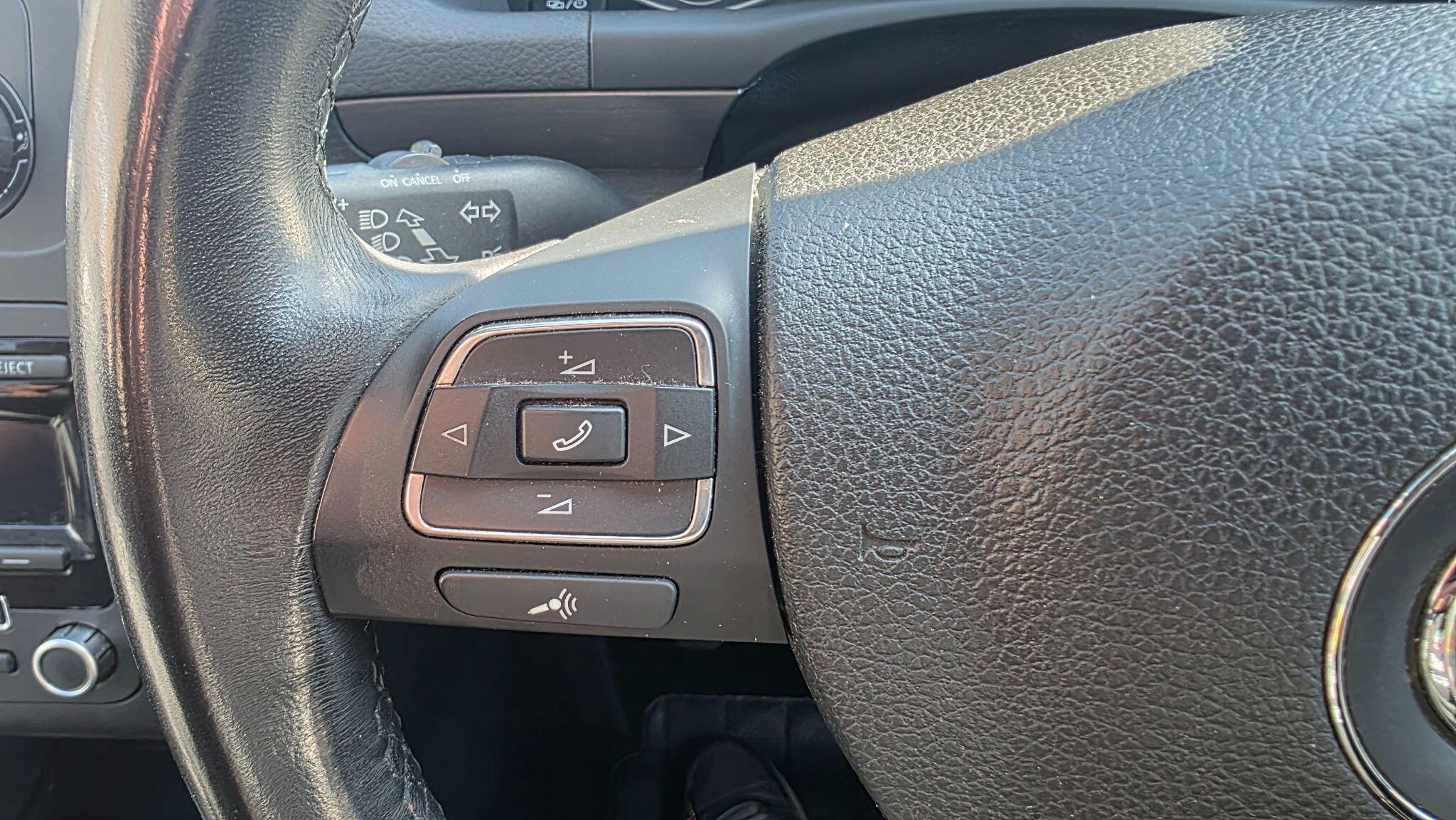 Volkswagen Touran - Image 29