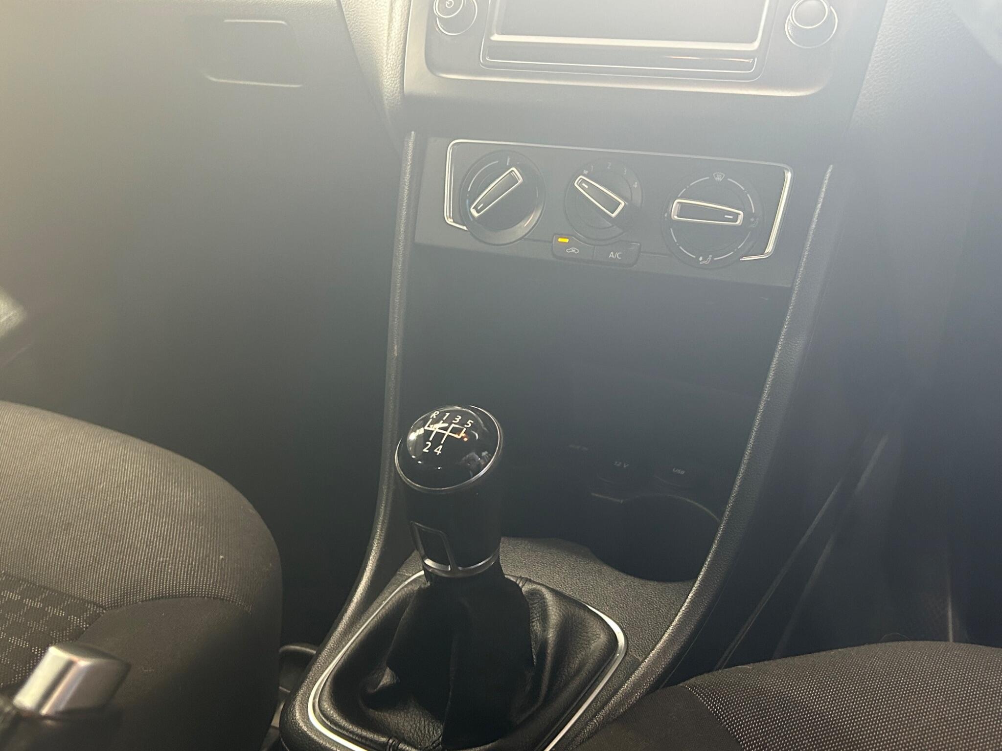 Volkswagen Polo - Image 17