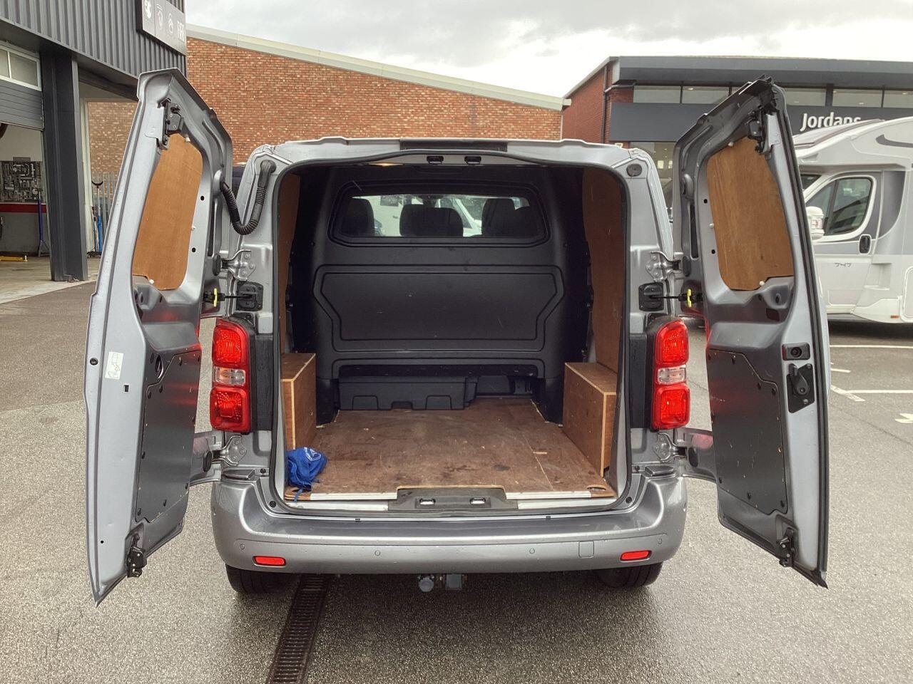 Citroen Dispatch - Image 15