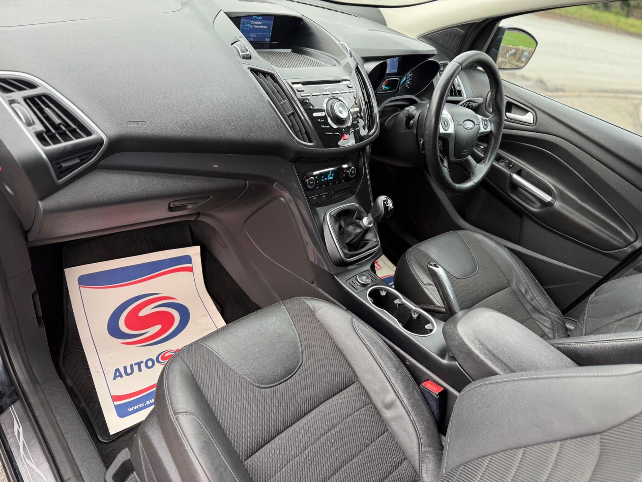 Ford Kuga - Image 41