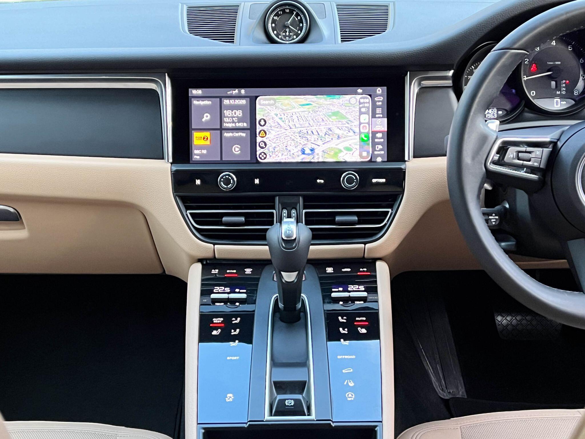 Porsche Macan - Image 10