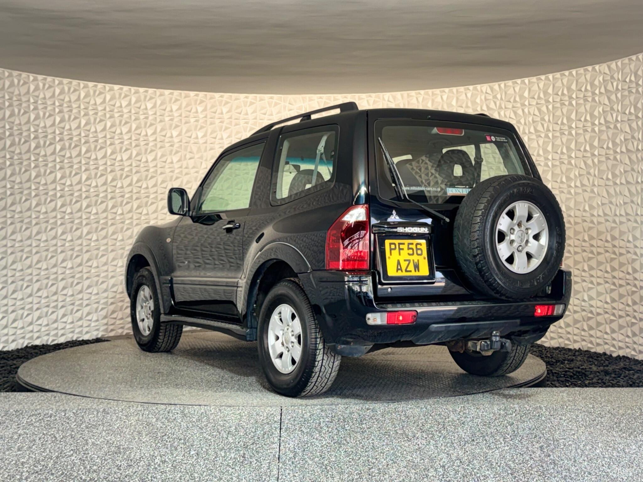 Mitsubishi Shogun - Image 14