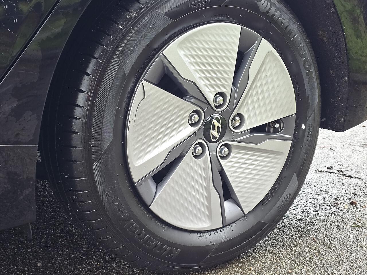 Hyundai Ioniq - Image 14