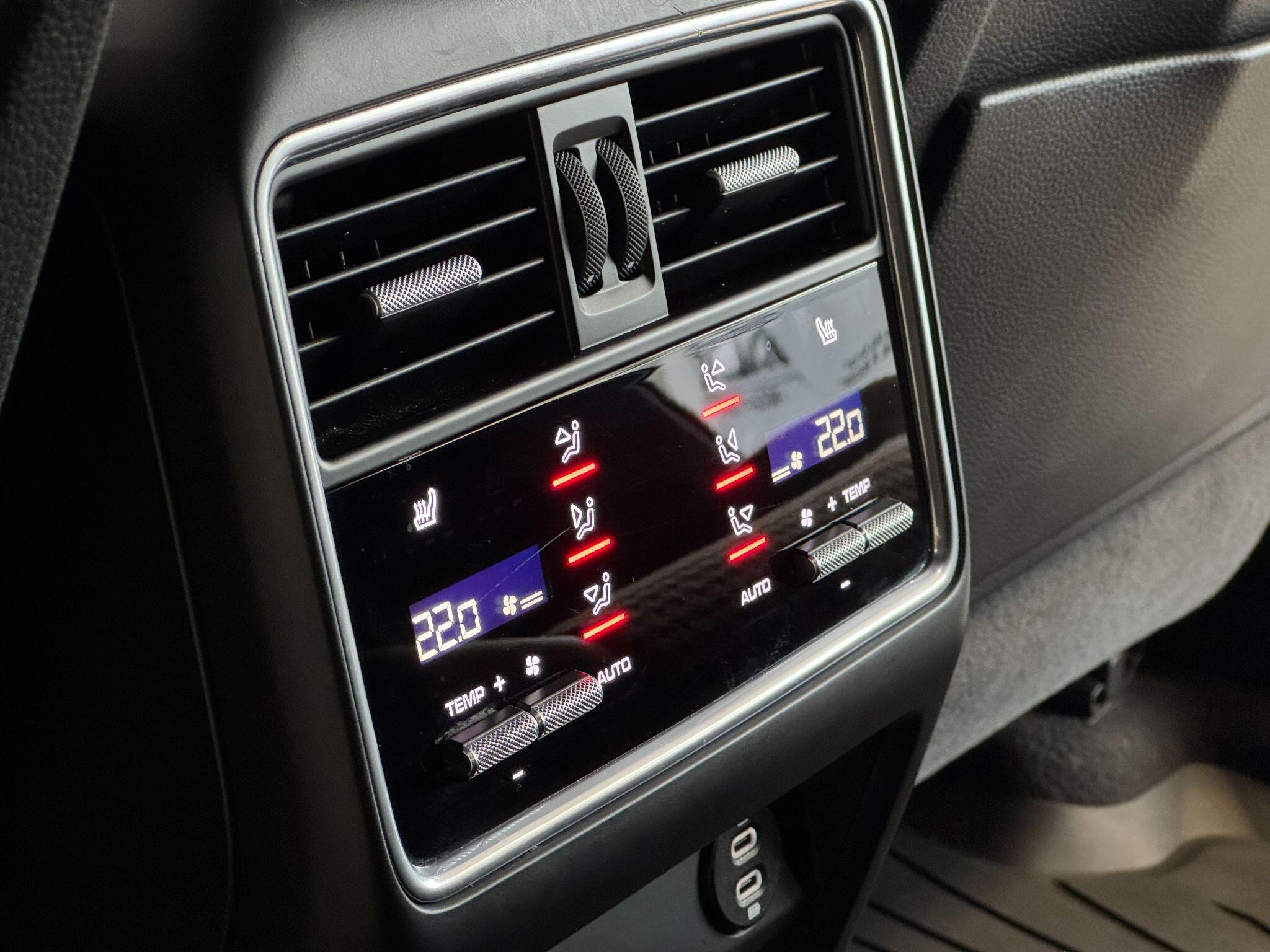 Porsche Cayenne - Image 31