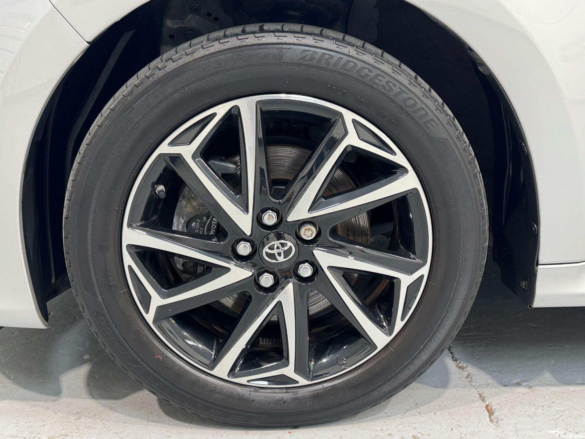 Toyota Yaris - Image 17