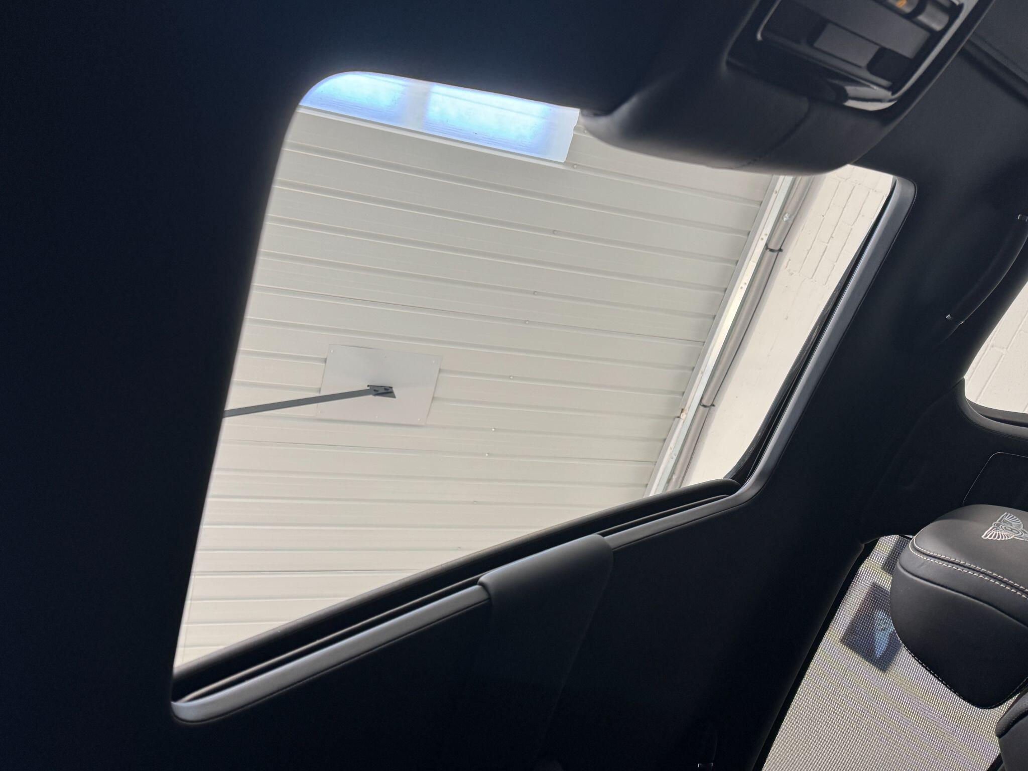 Bentley Flying Spur - Image 72