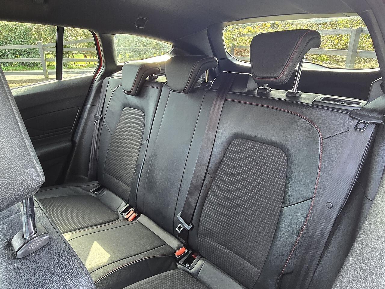 Ford Focus - Image 21