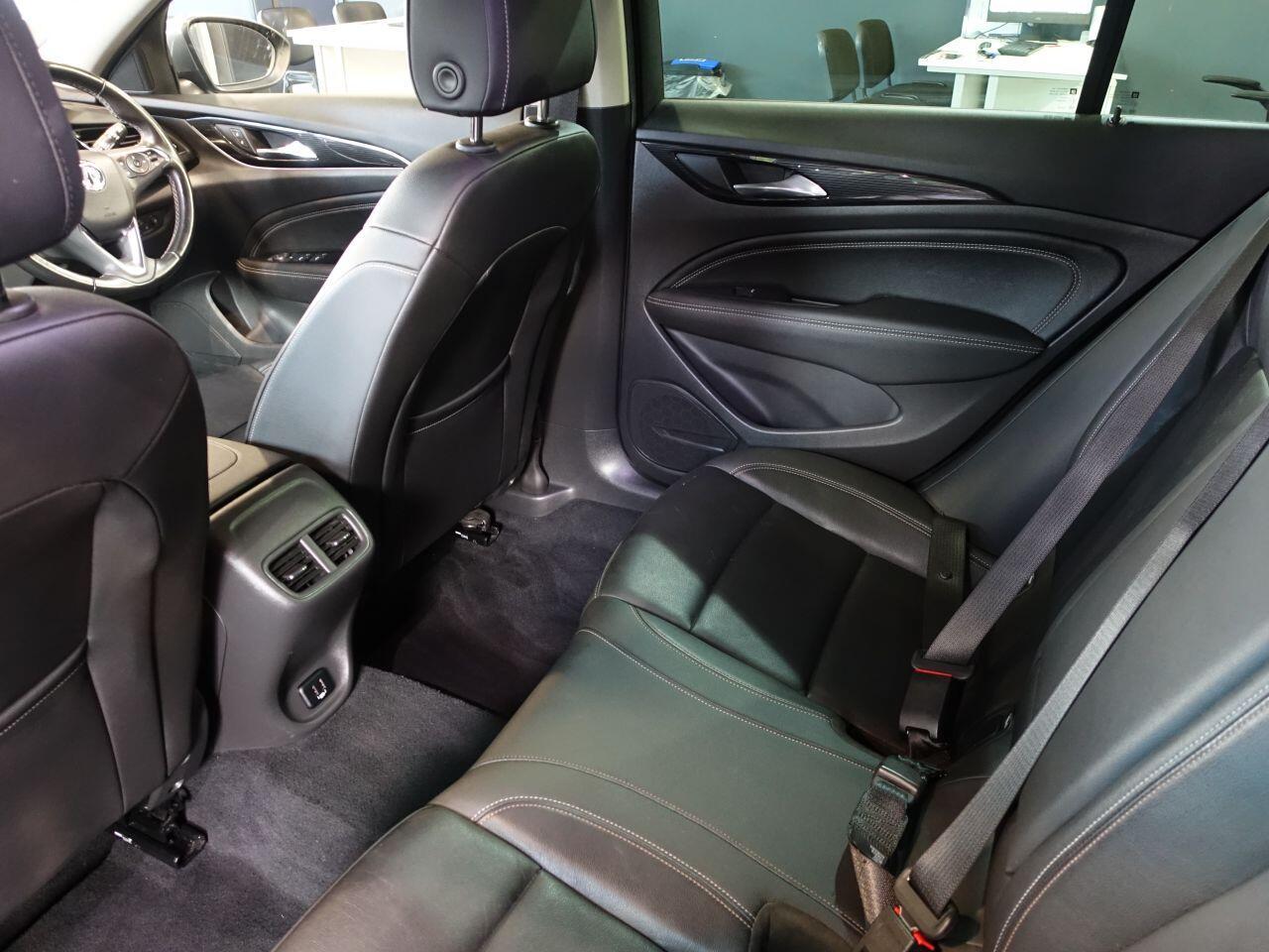 Vauxhall Insignia - Image 16