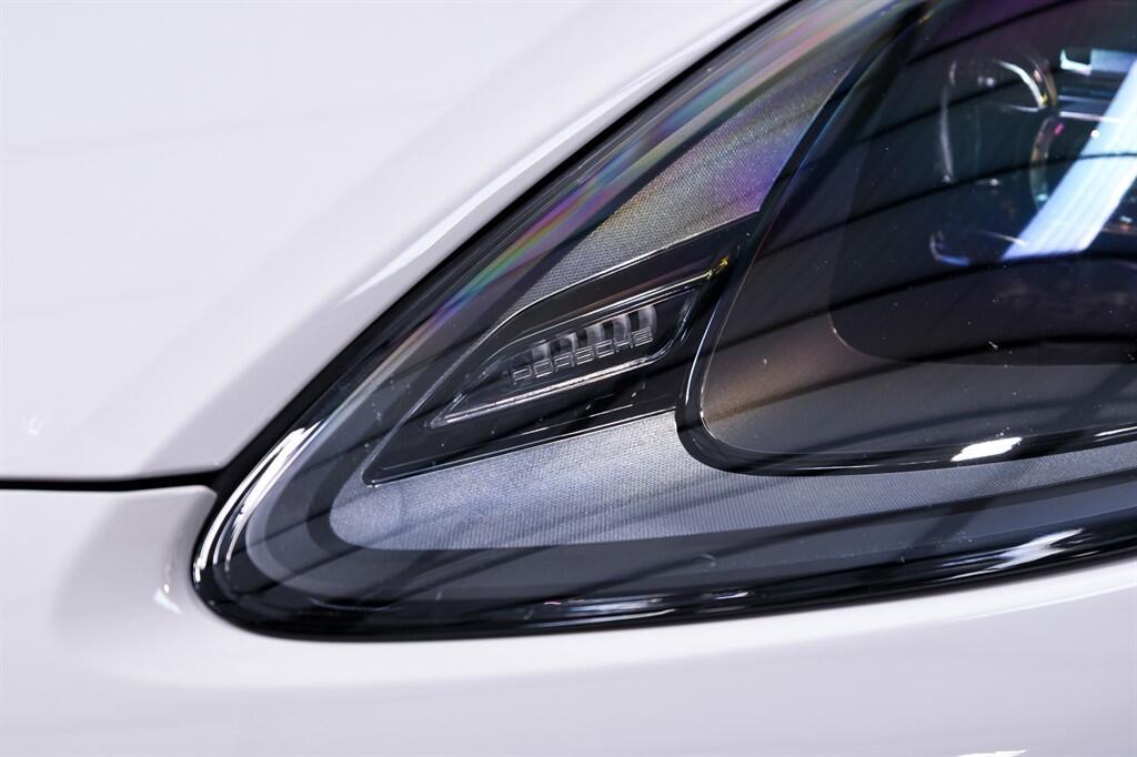 Porsche Cayenne - Image 13