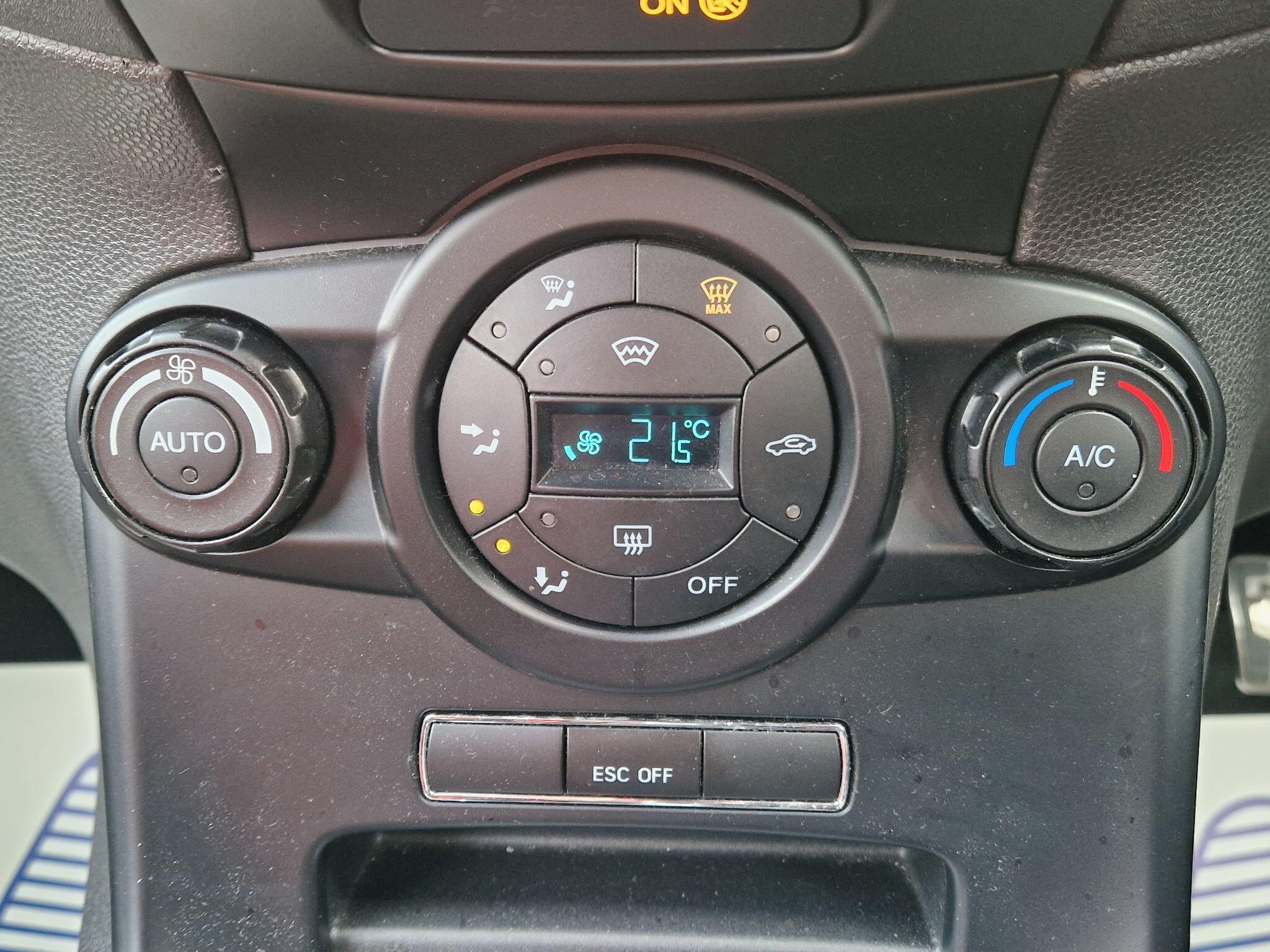 Ford Fiesta - Image 46