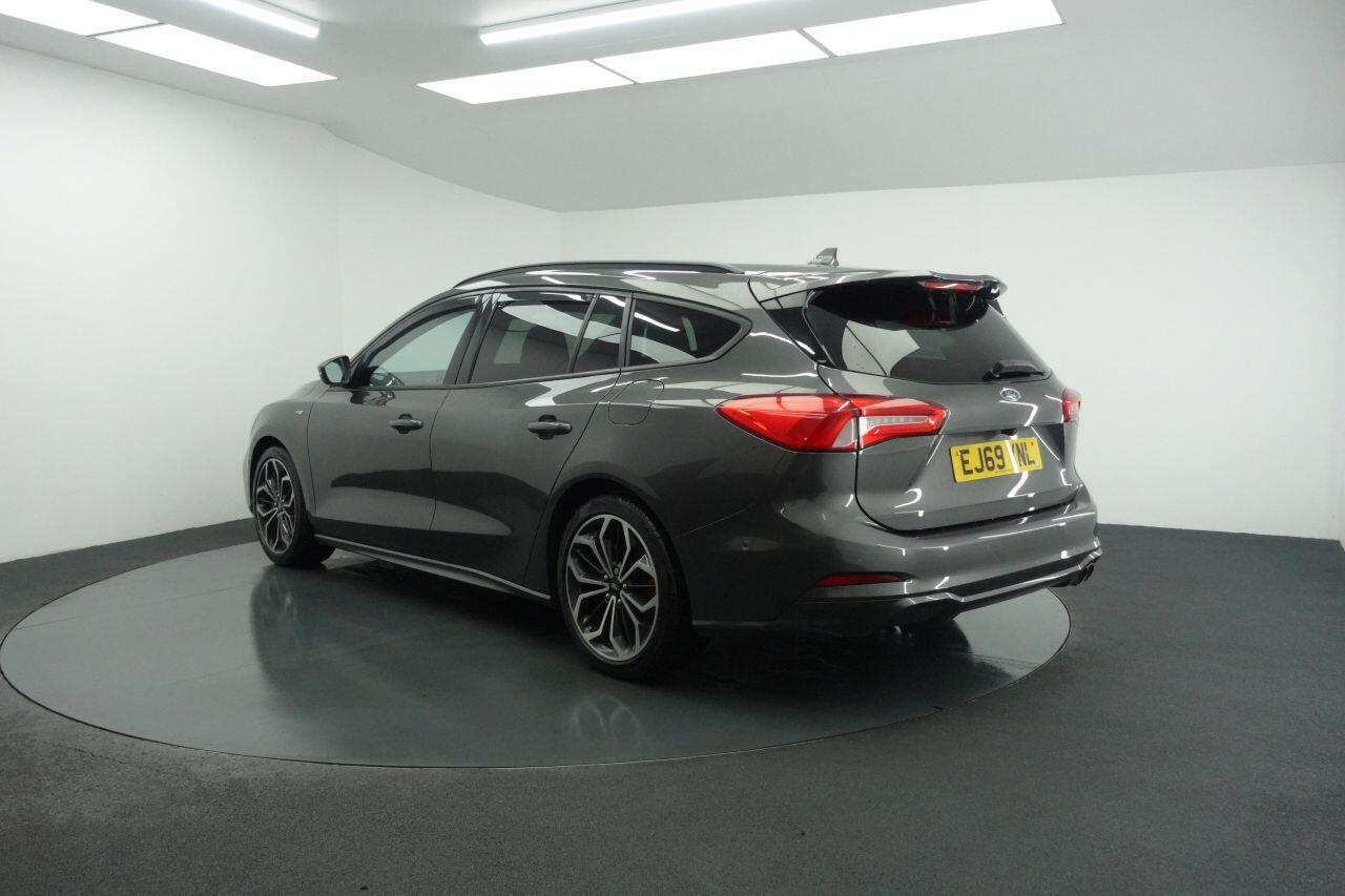 Ford Focus - Image 9