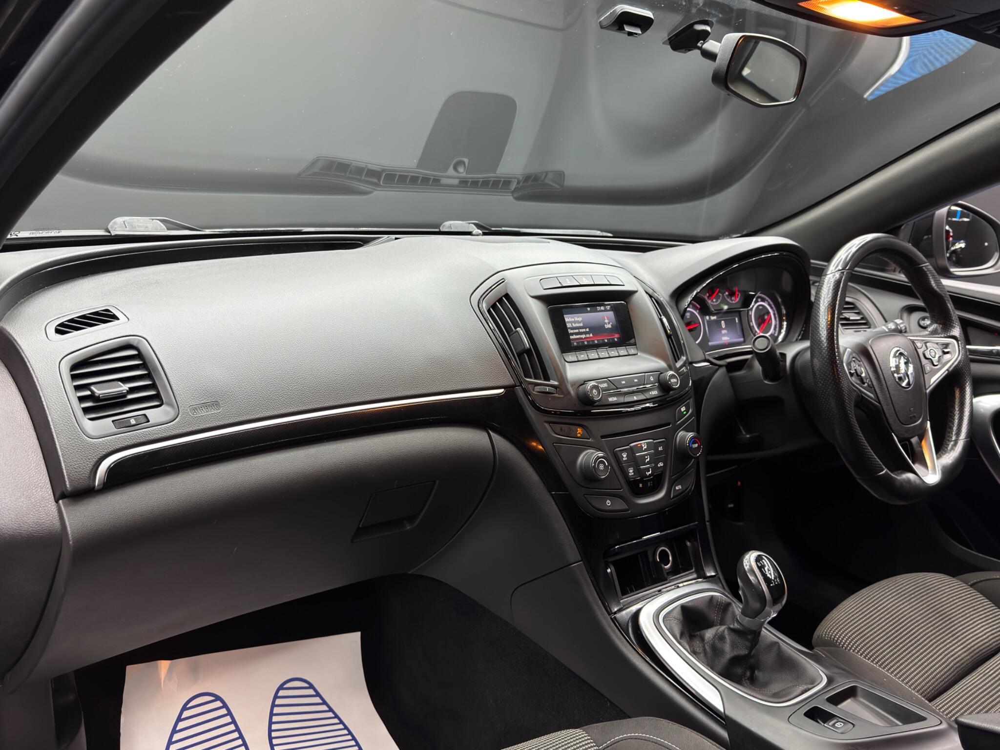 Vauxhall Insignia - Image 11