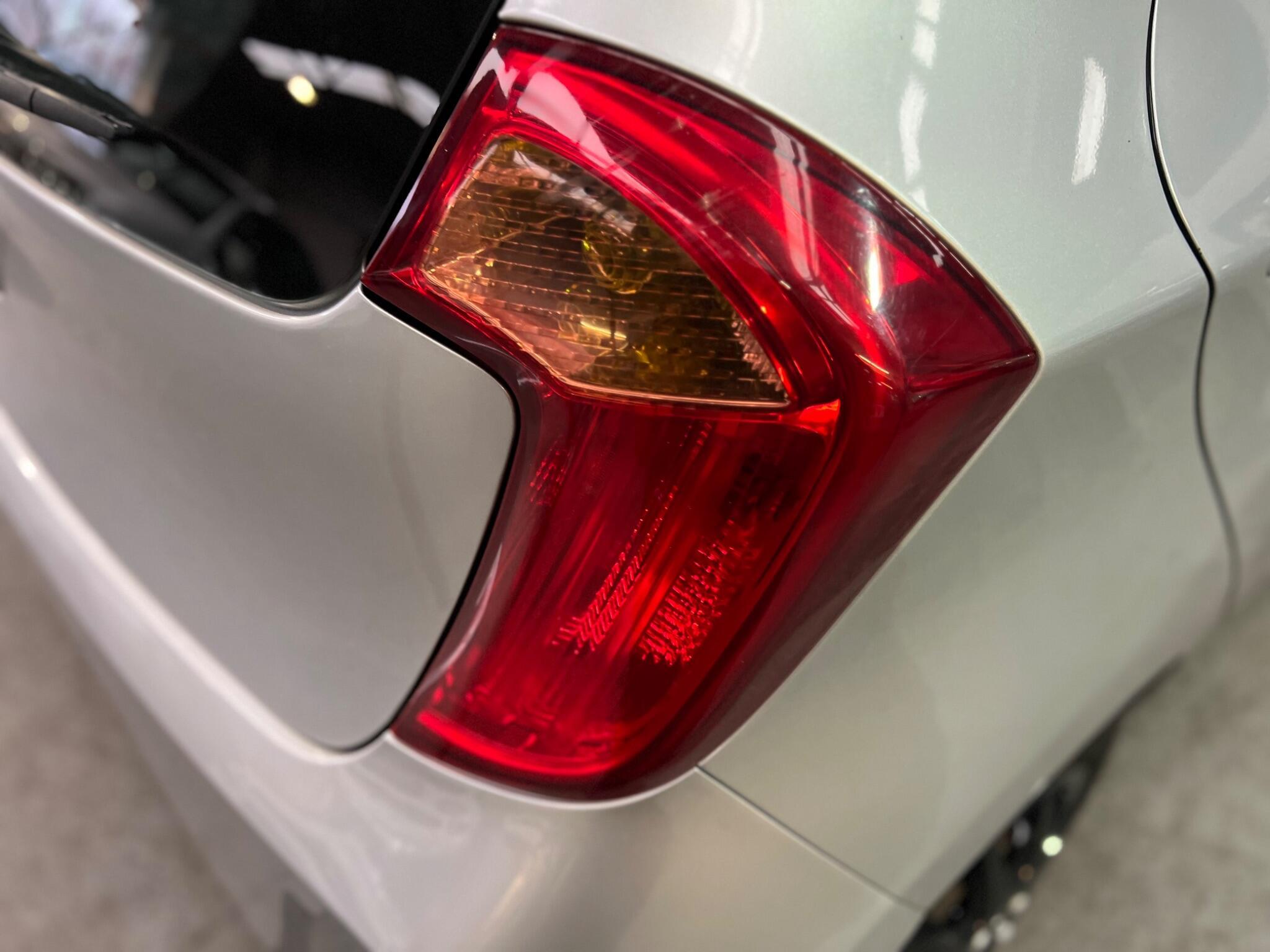 Kia Picanto - Image 11