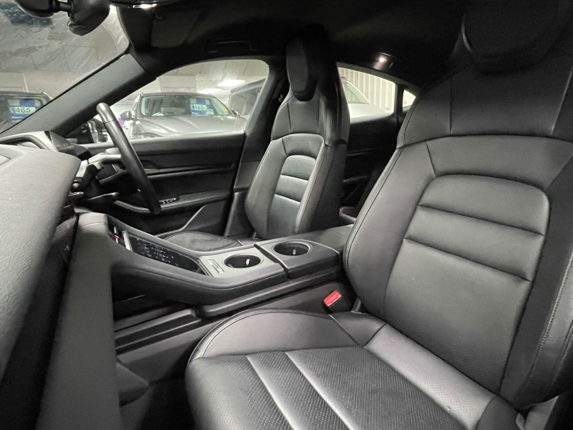 Porsche Taycan - Image 33