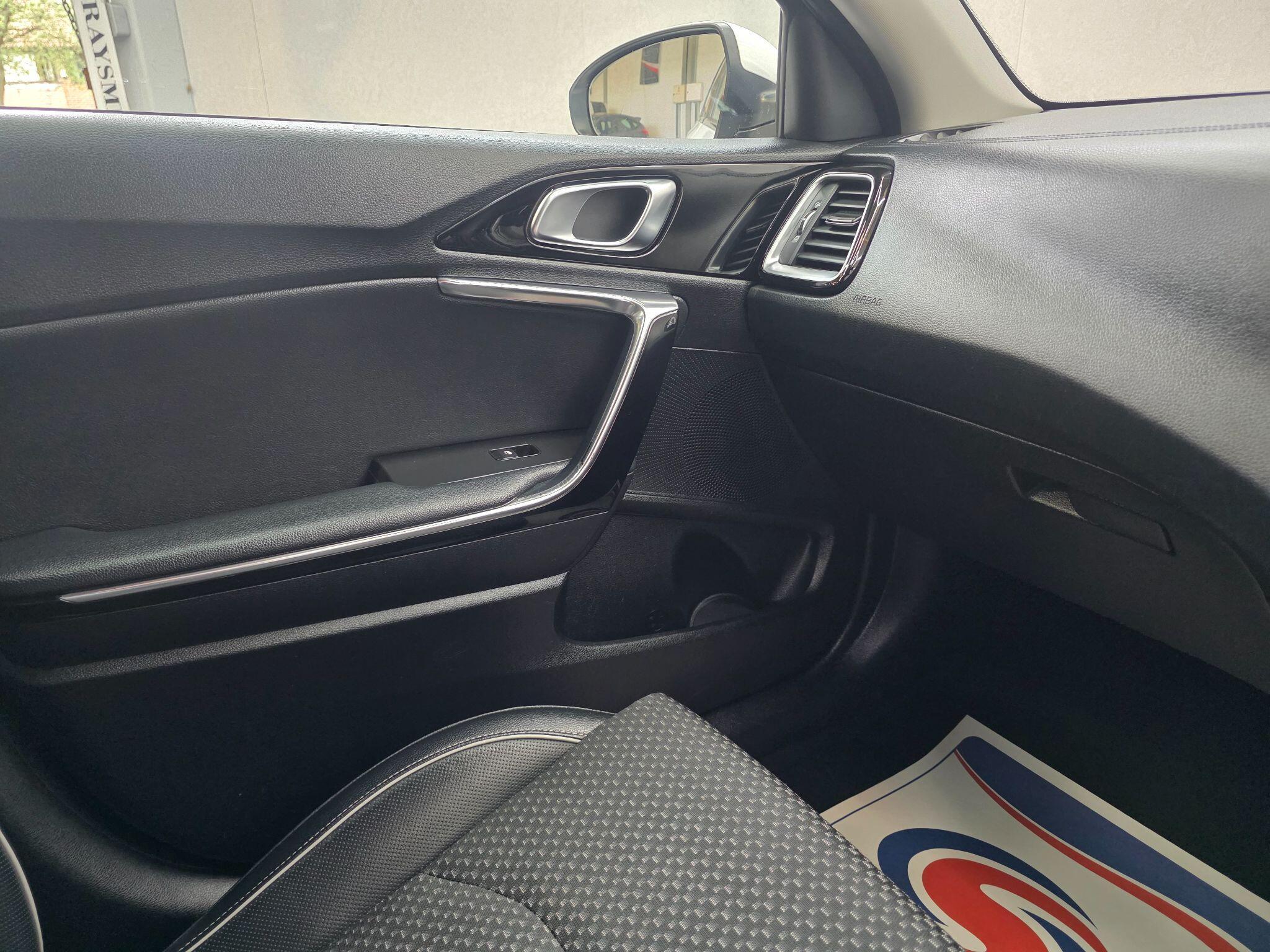 Kia ceed - Image 16