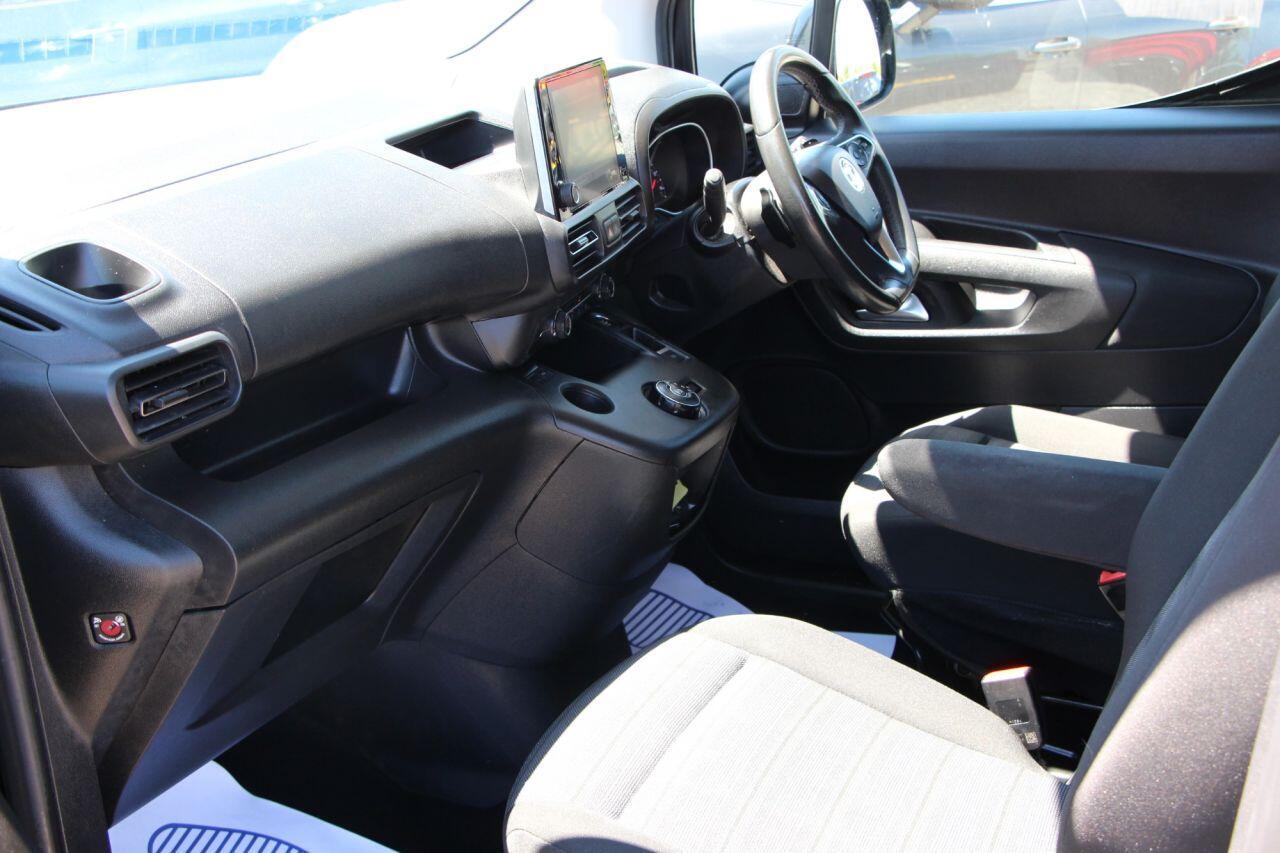 Vauxhall Combo Life - Image 15