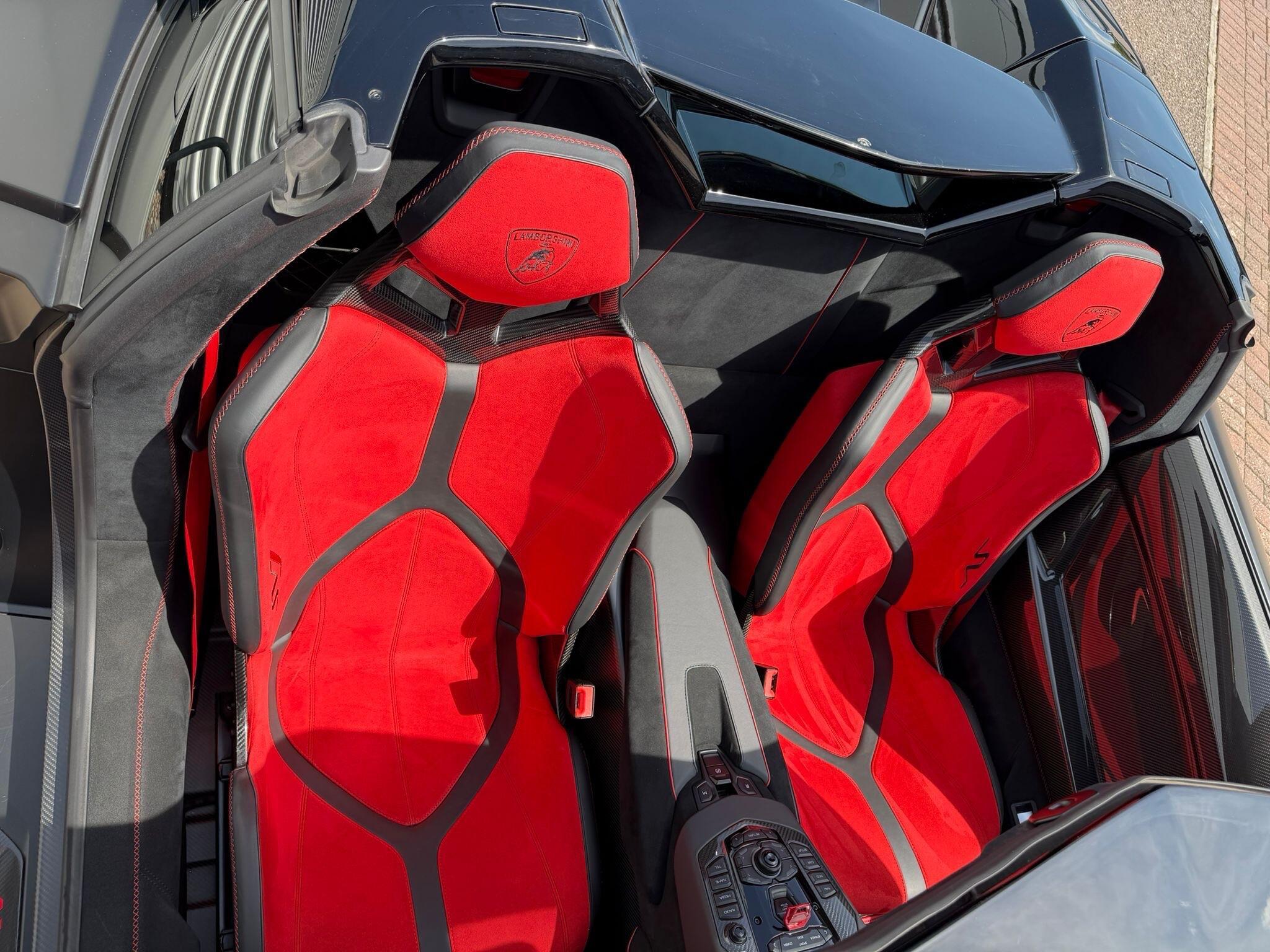 Lamborghini Aventador - Image 9