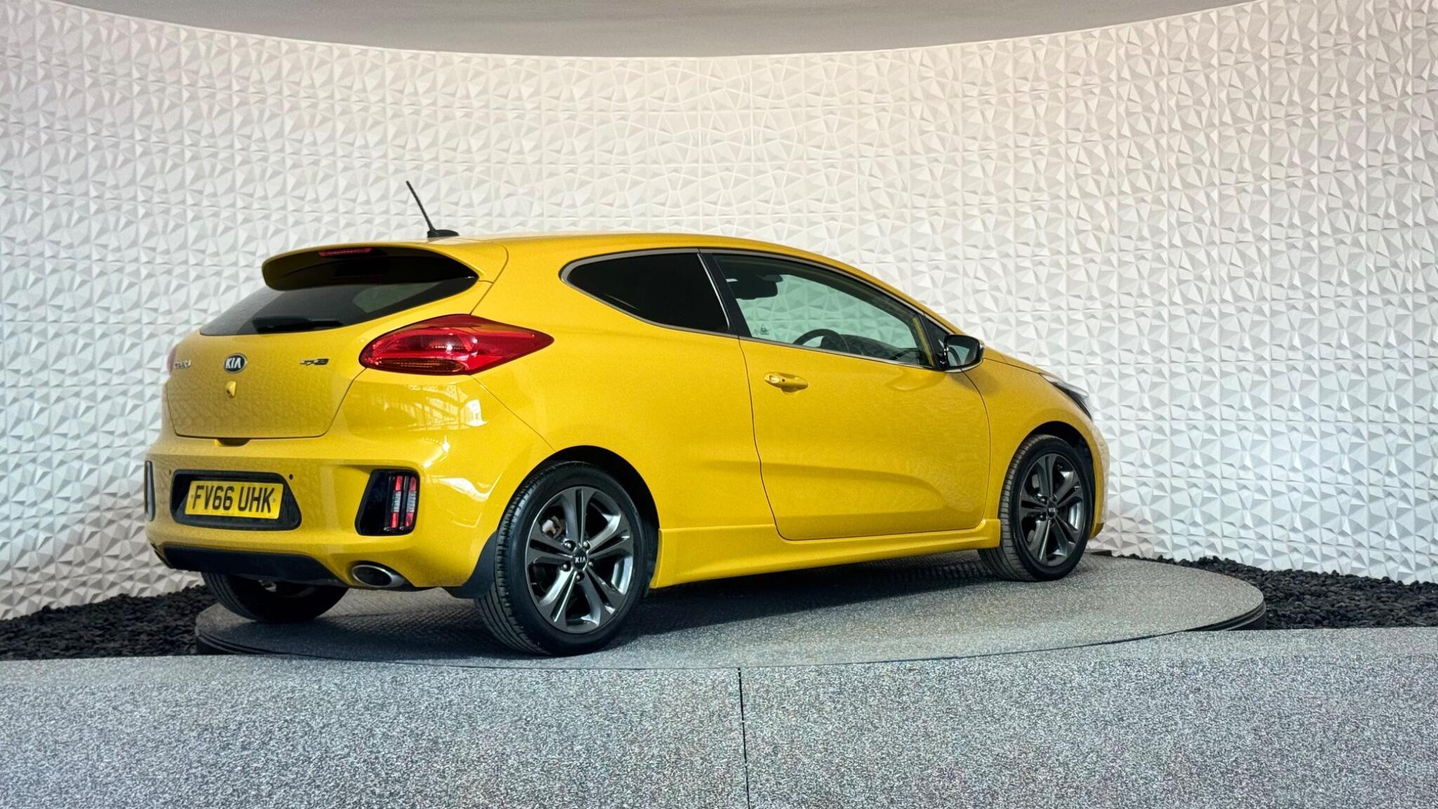 Kia ProCeed - Image 7