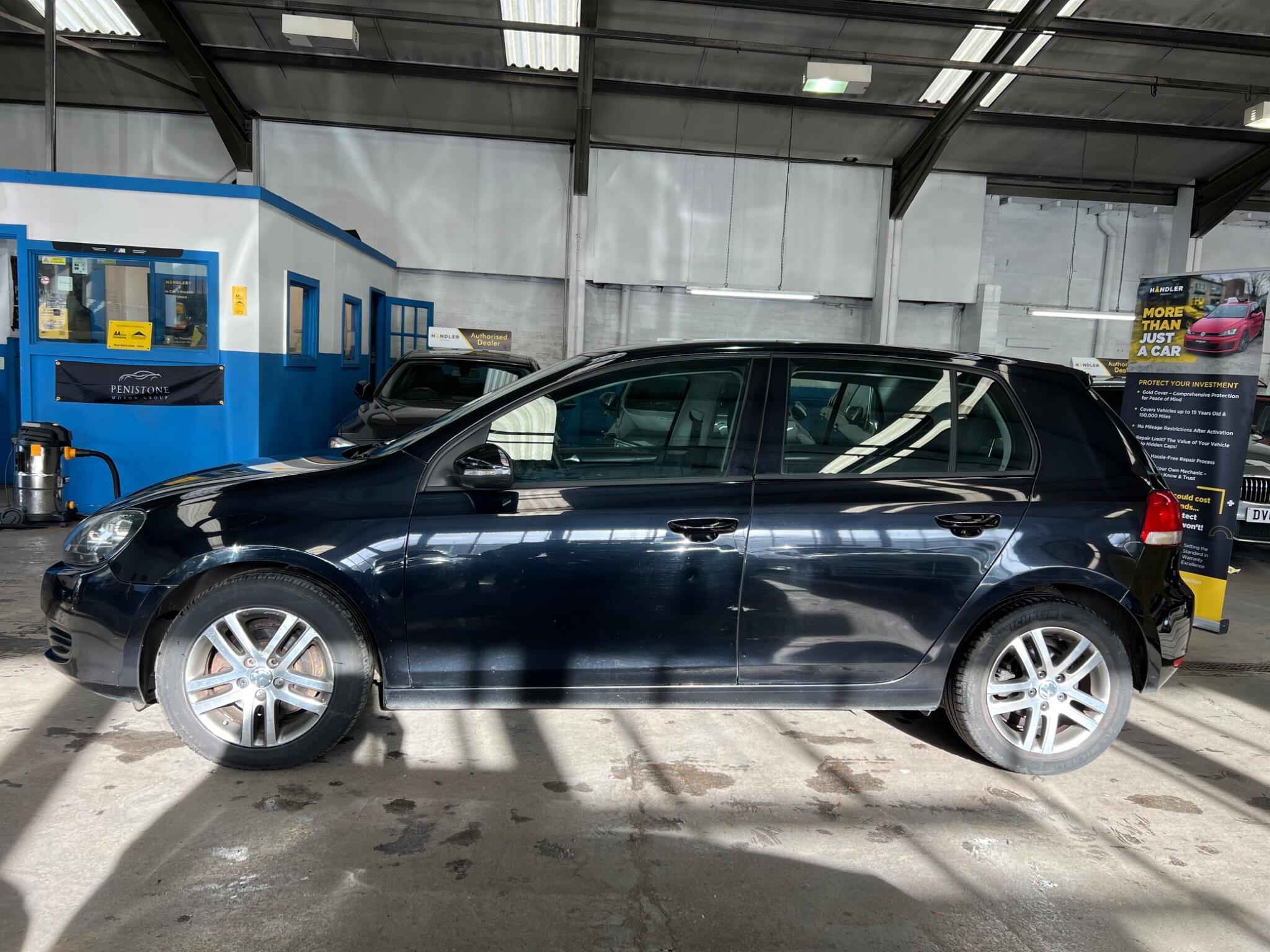 Volkswagen Golf - Image 10