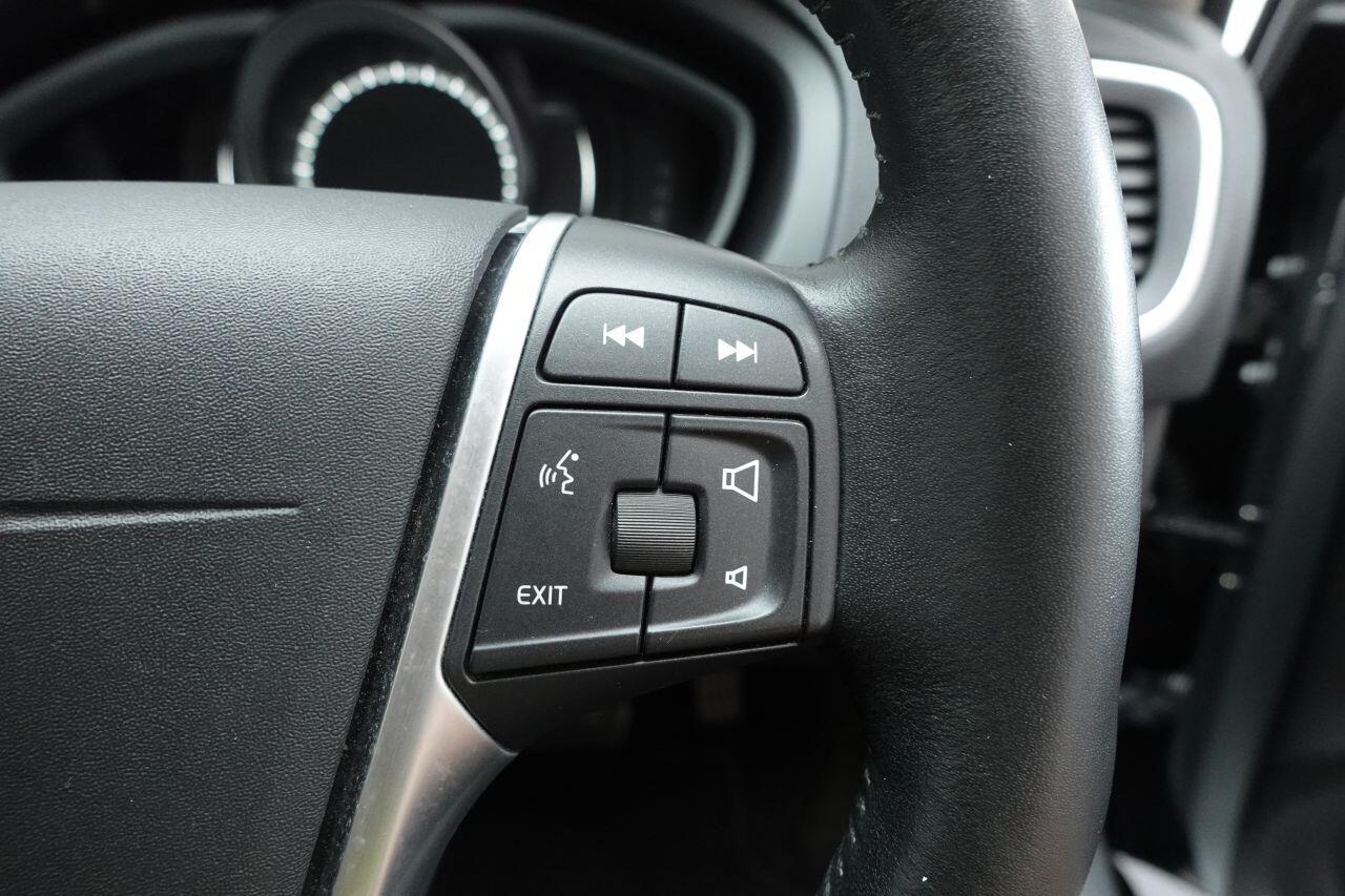 Volvo V40 CROSS COUNTRY - Image 15