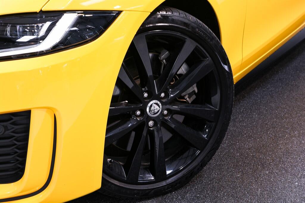 Jaguar XE - Image 6