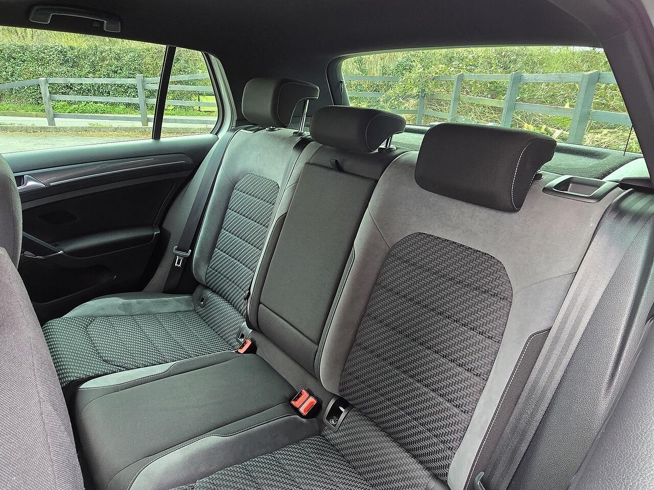 Volkswagen Golf - Image 8