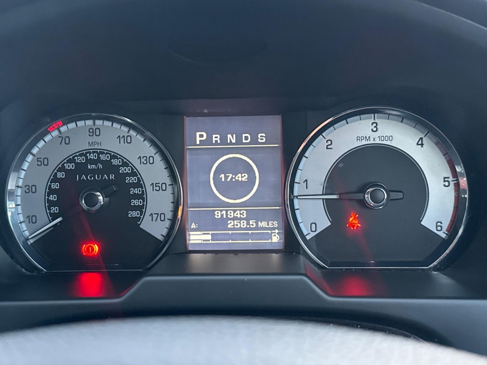 Jaguar XF - Image 25