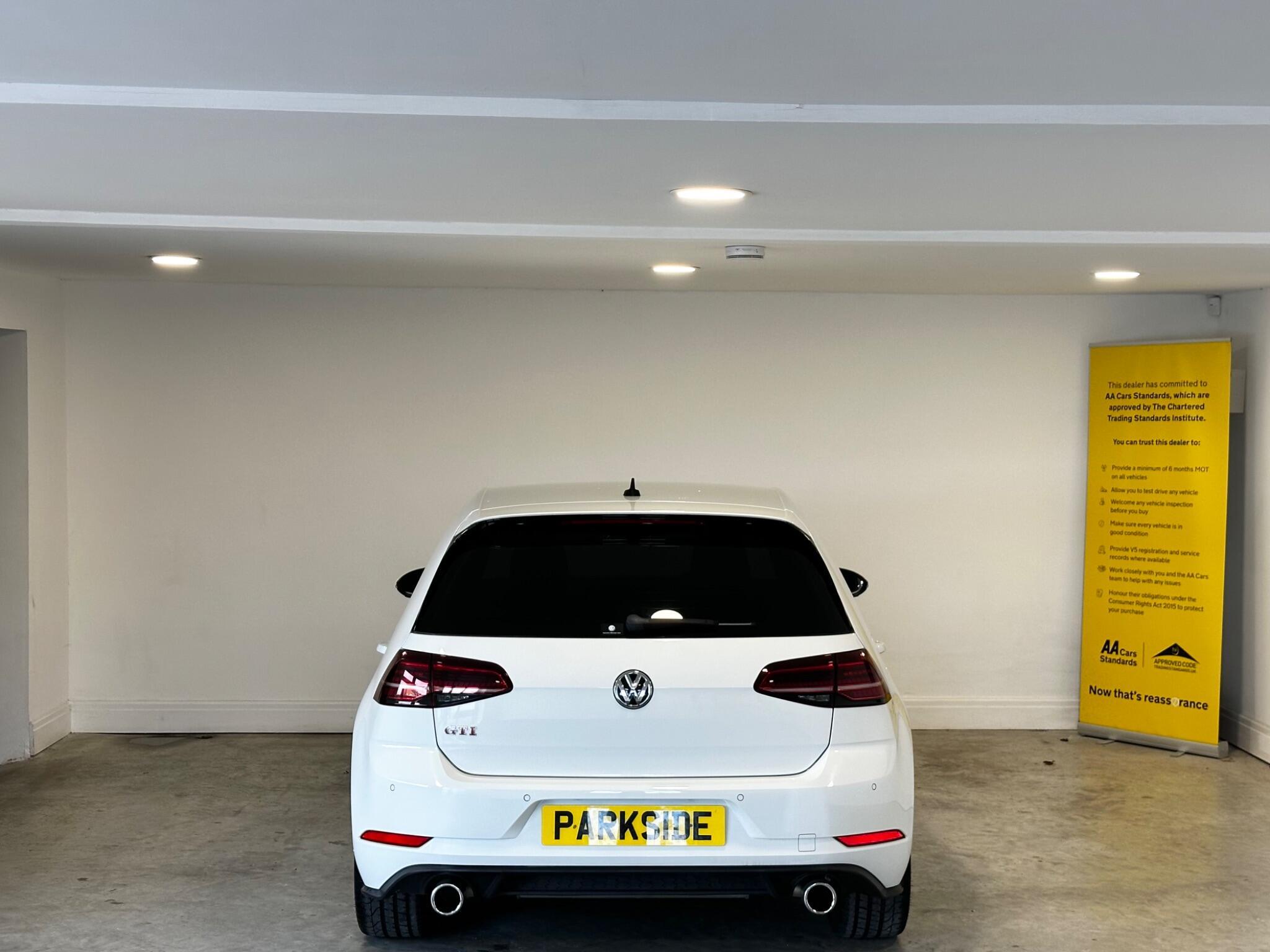 Volkswagen Golf - Image 8