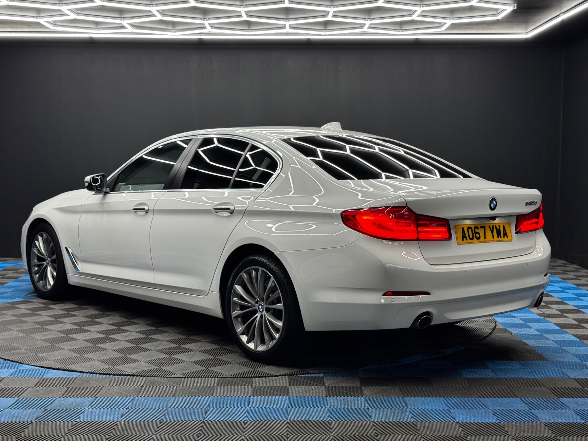 BMW 5 Series - Image 7