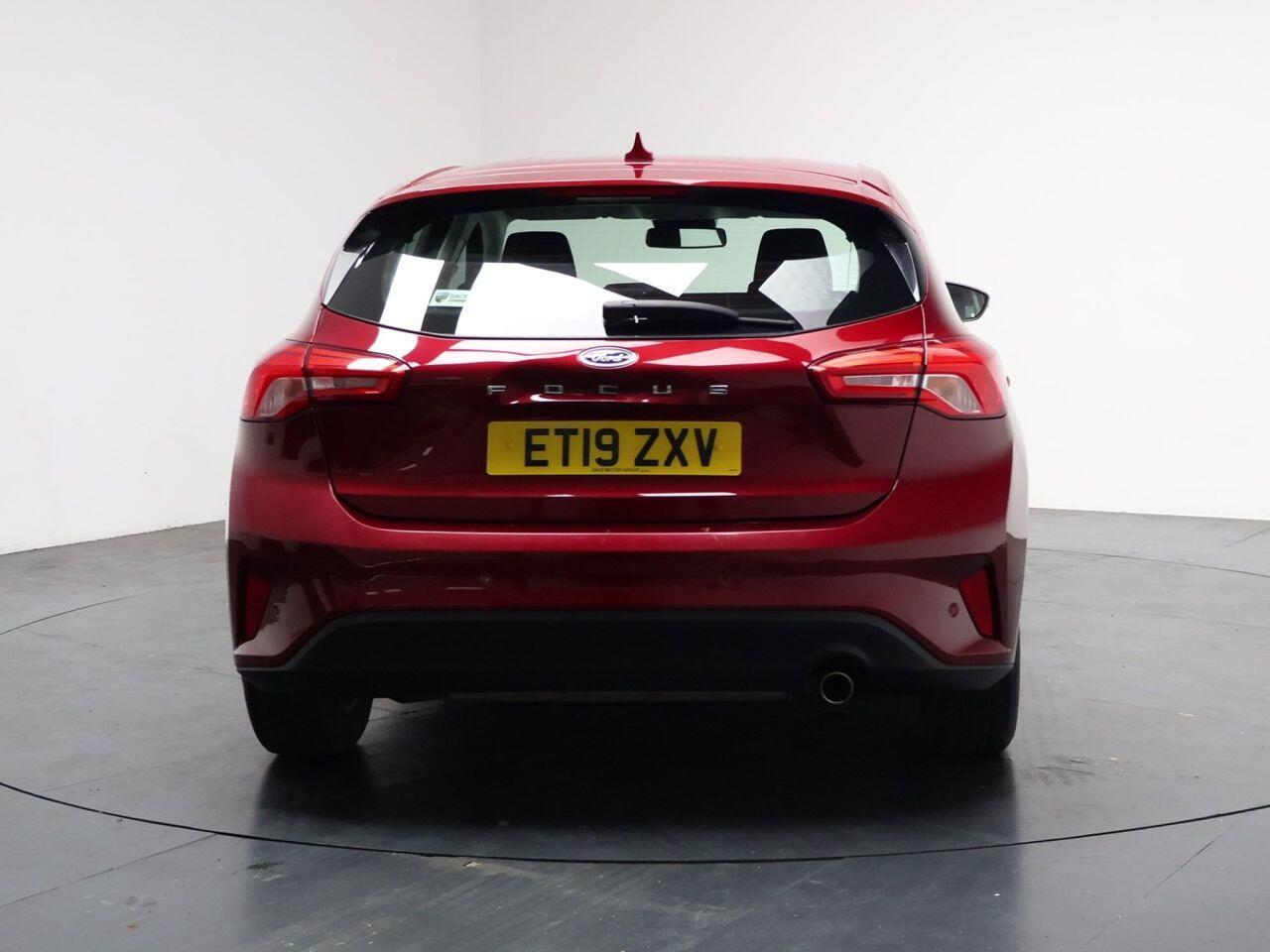 Ford Focus - Image 11