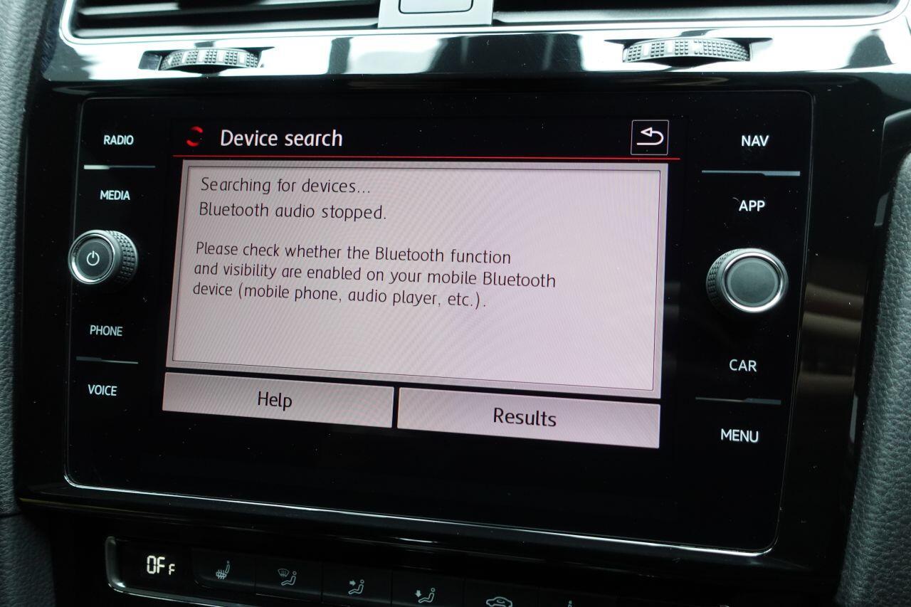 Volkswagen Golf - Image 30