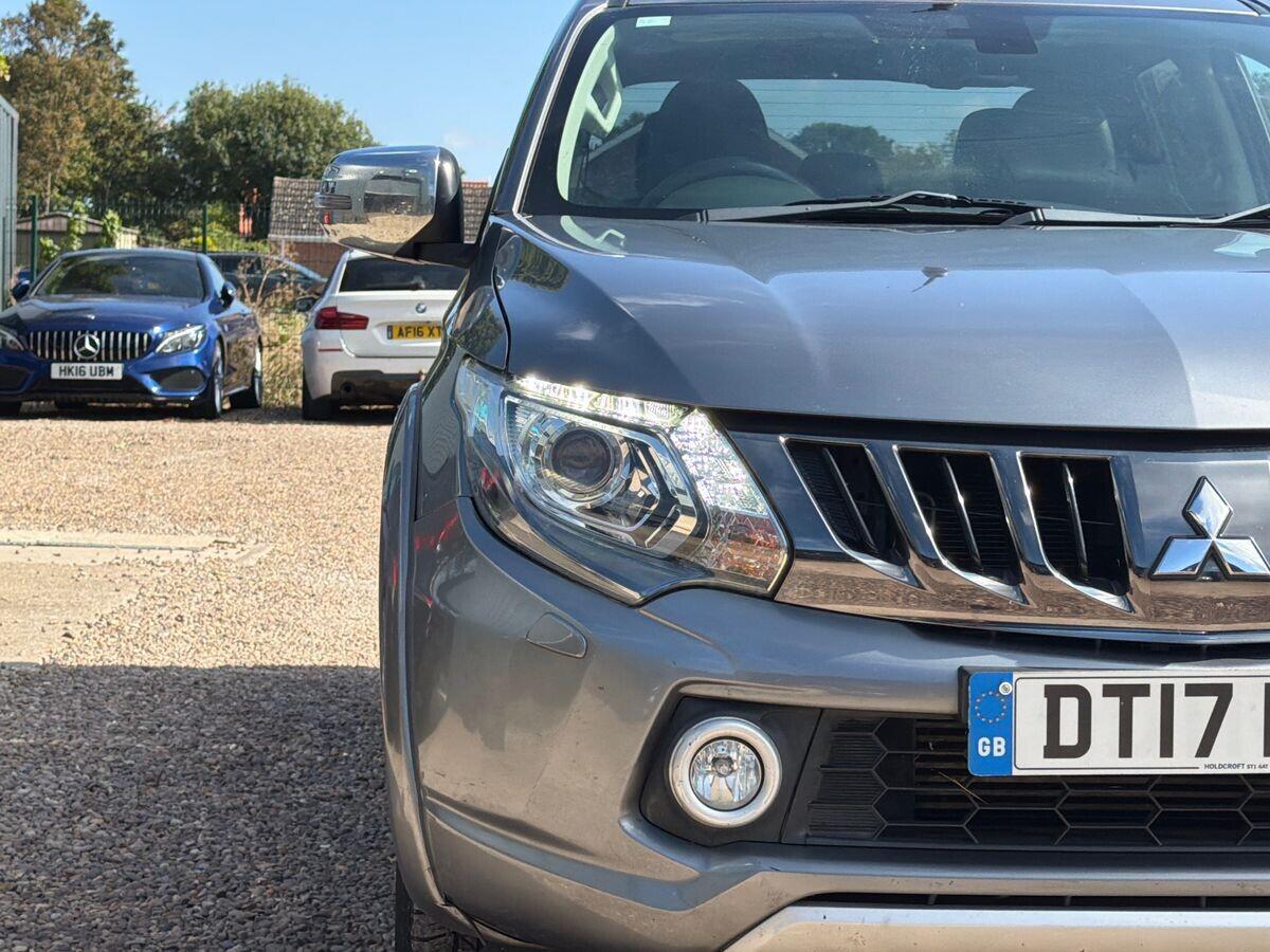 Mitsubishi L200 - Image 11